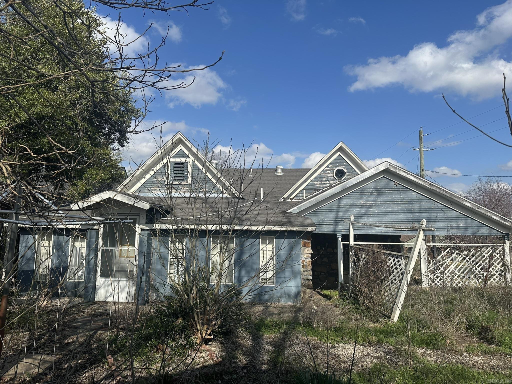 Mena Original - Residential