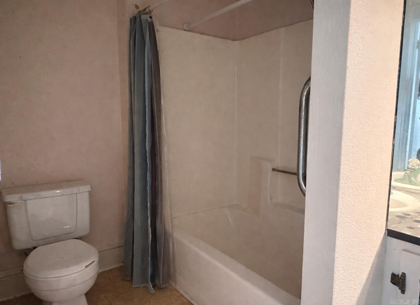 Mena Original - Residential