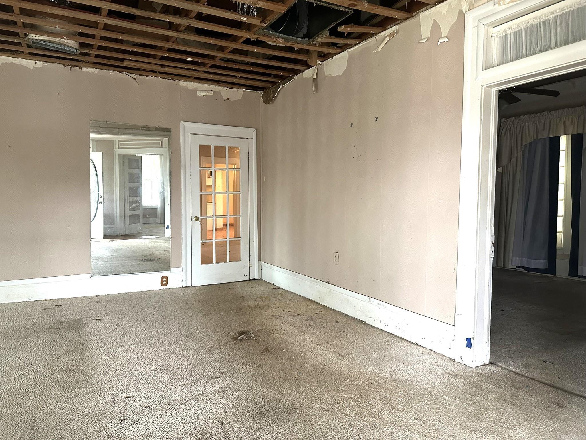 Mena Original - Residential