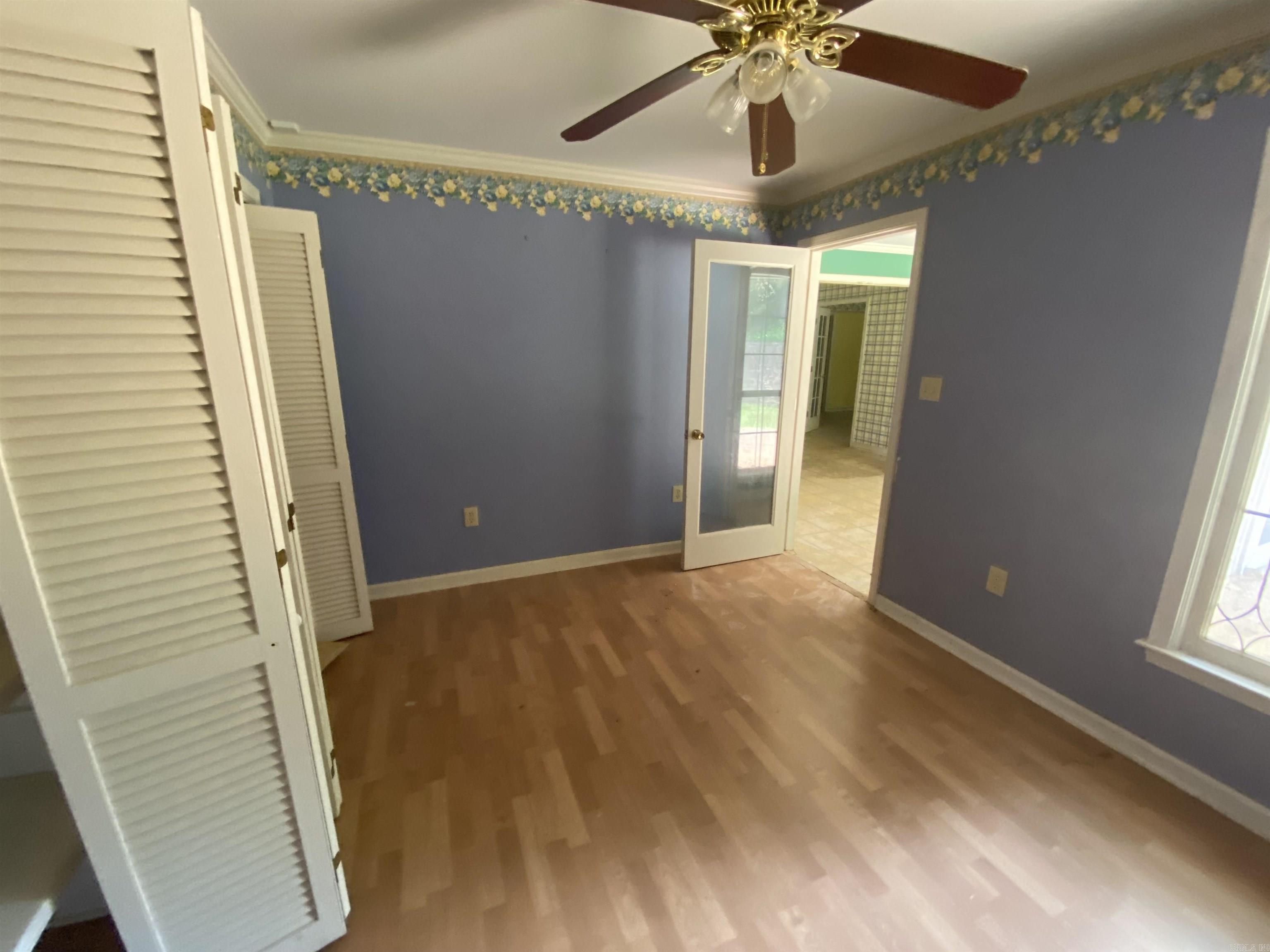 CRESTWOOD - Residential