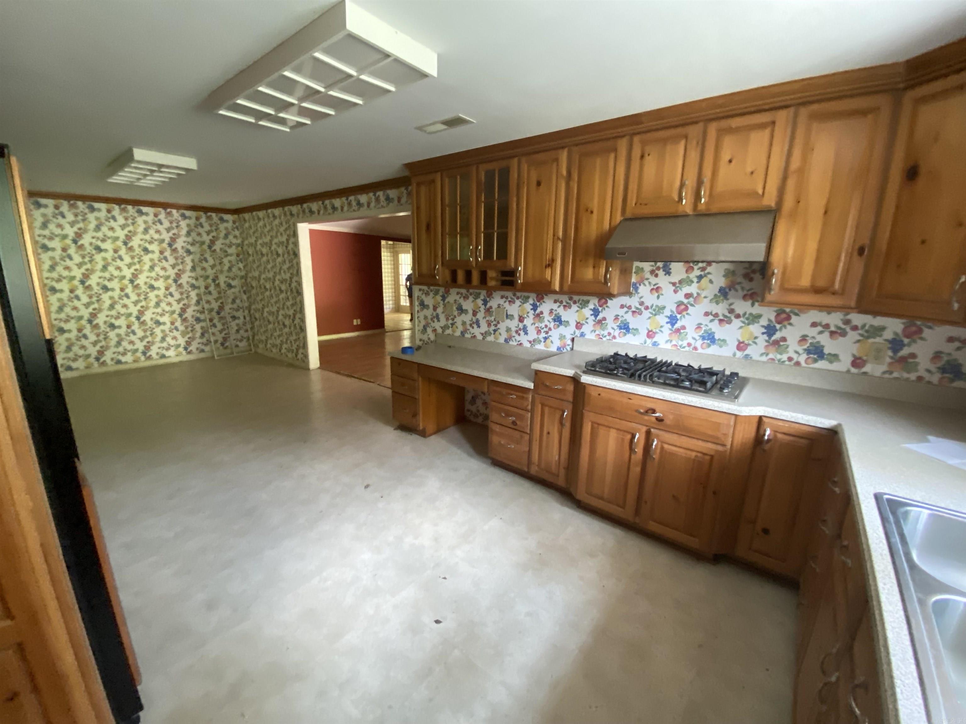 CRESTWOOD - Residential