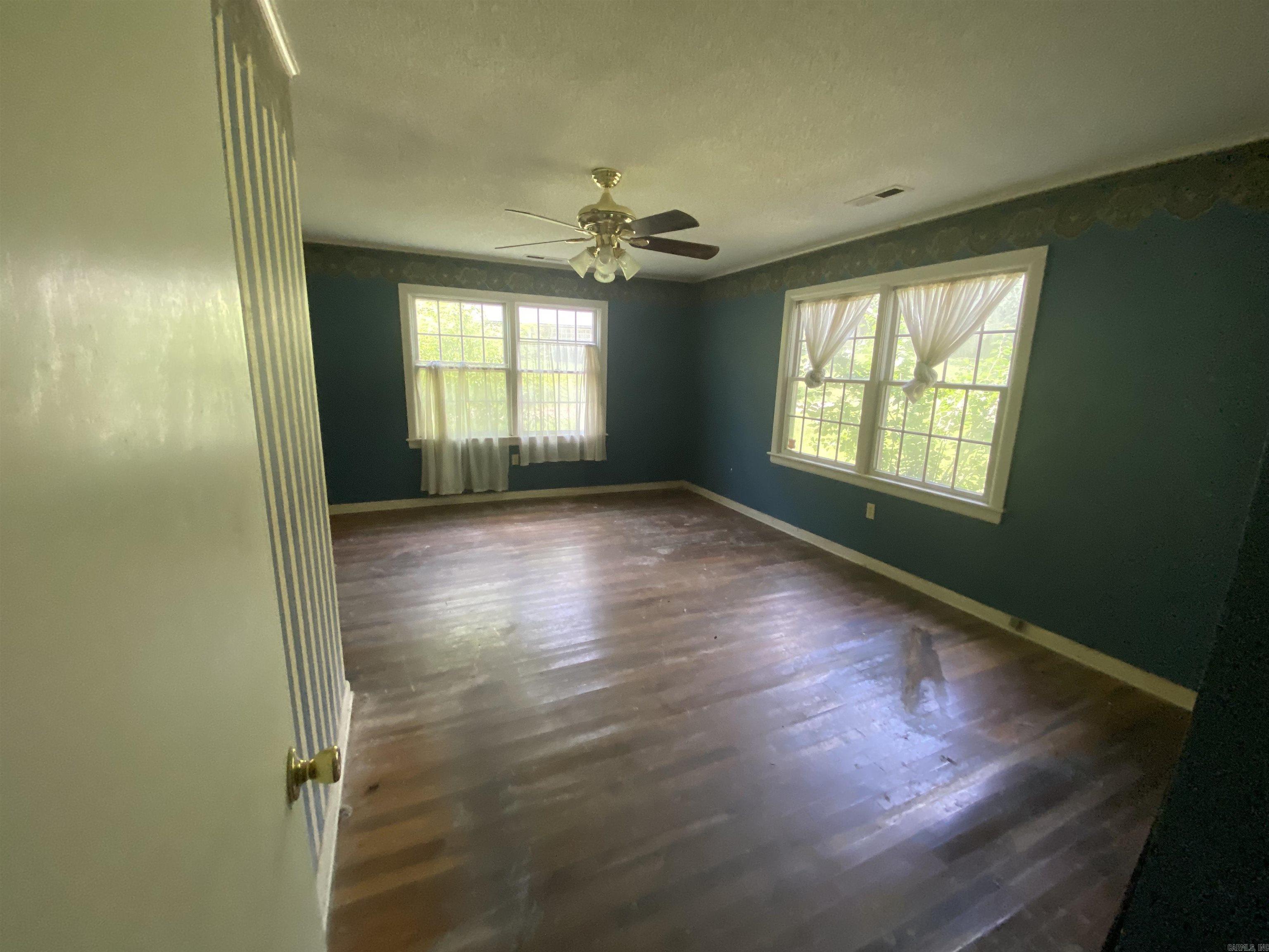 CRESTWOOD - Residential