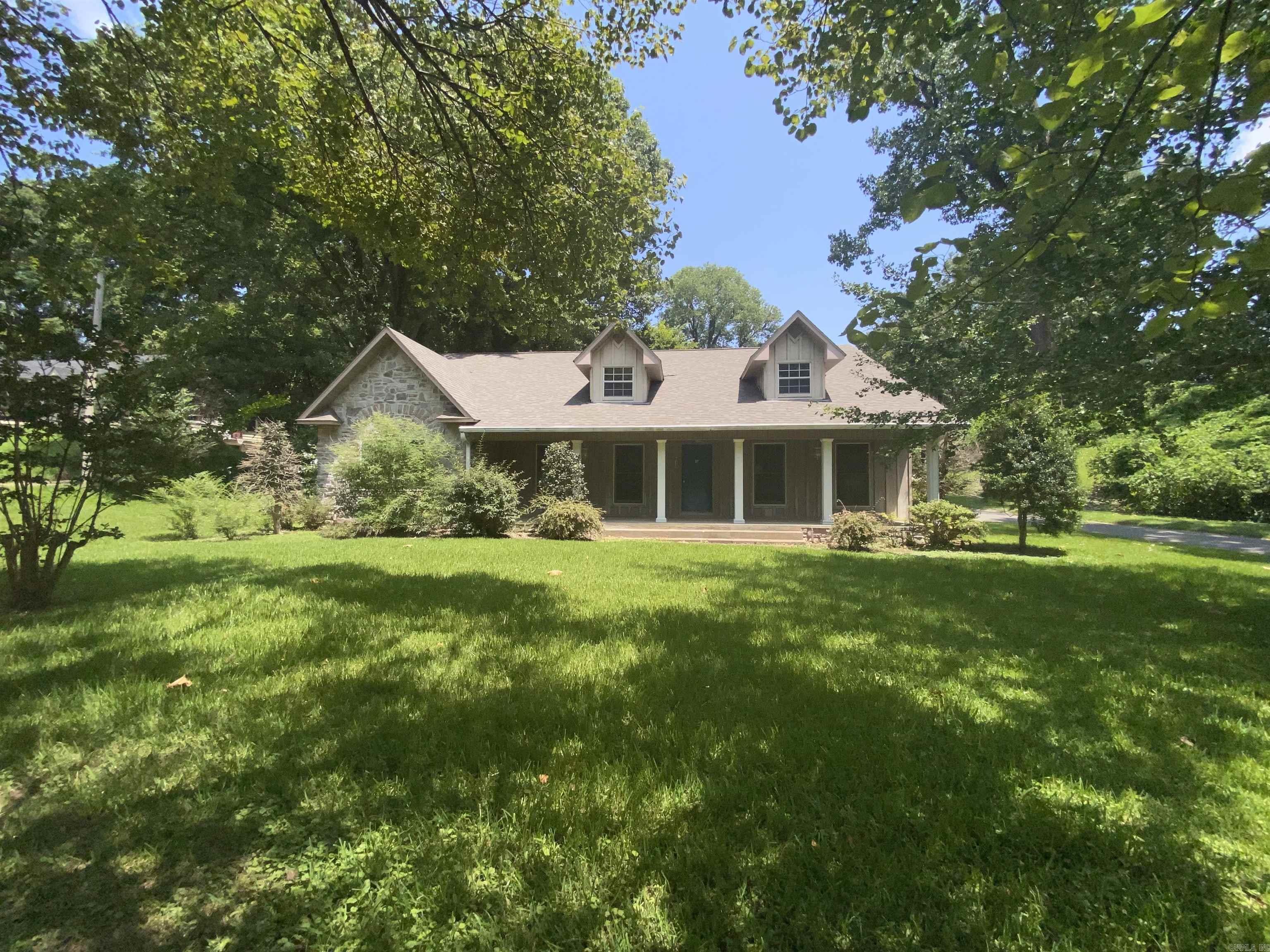 Check out this large spacious home on a corner lot. Perfect home for the first time home buyer or investor. Home has a sun room and large front yard. All offers must be submitted by the Buyer's agent via the RES.NET Agent Portal. Agents see REMARKS.
