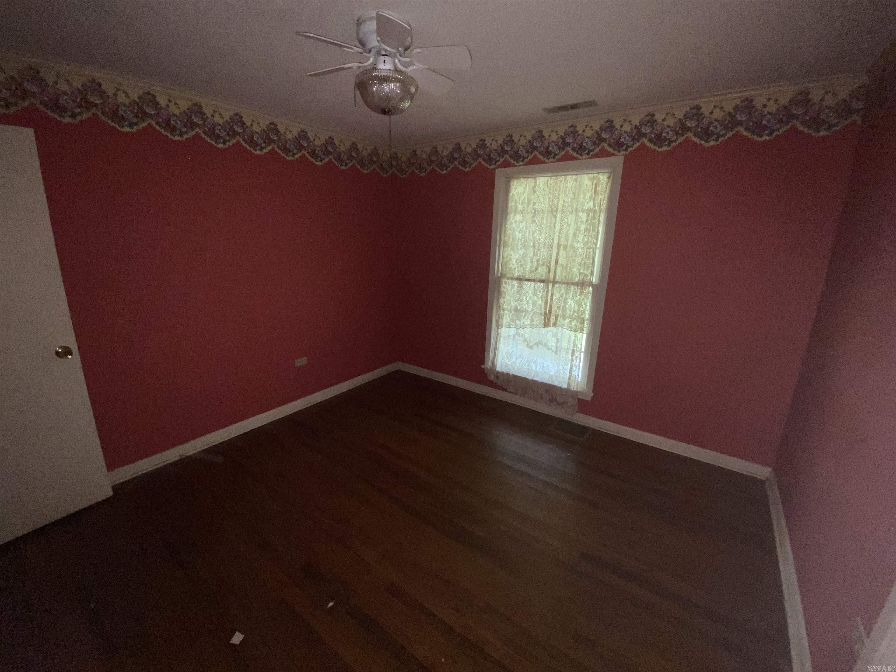 CRESTWOOD - Residential