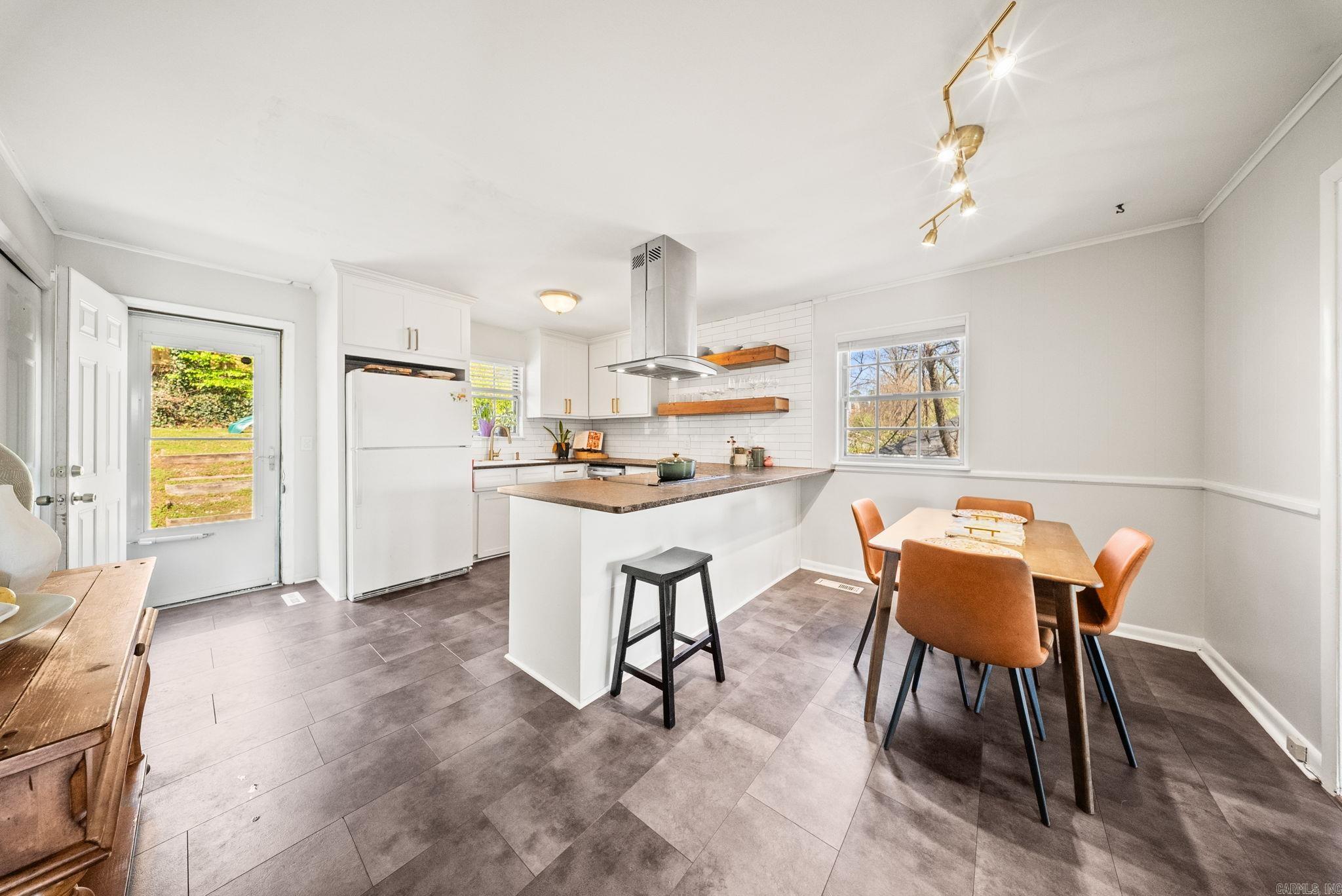 WILTON HGTS - Residential