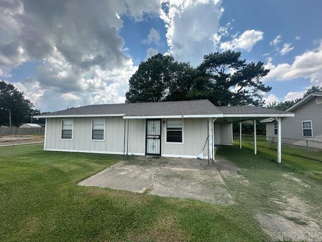 Attention investors!! This 3 bedroom 1 bath home would make a great rental. Home is being SOLD AS IS WHERE IS ****AGENTS SEE REMARKS****
