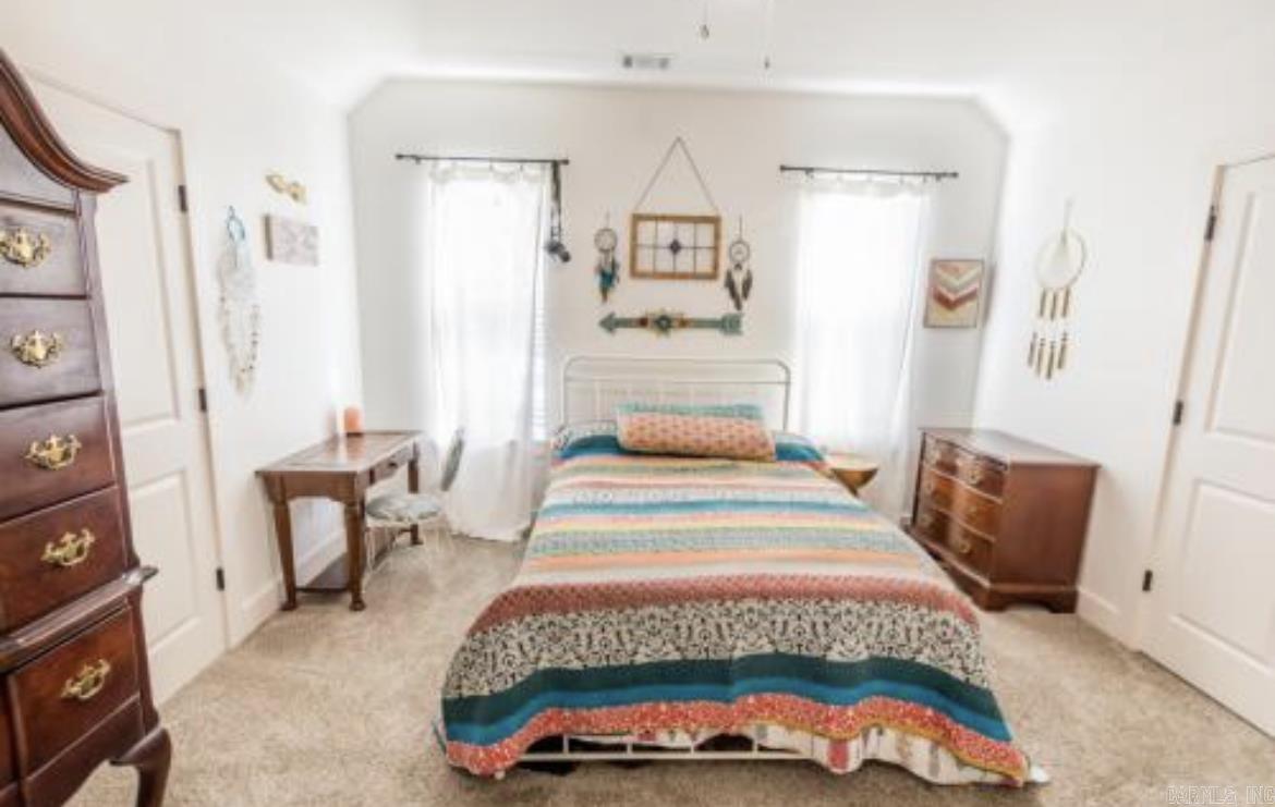 Valley View Manor - Residential Lease