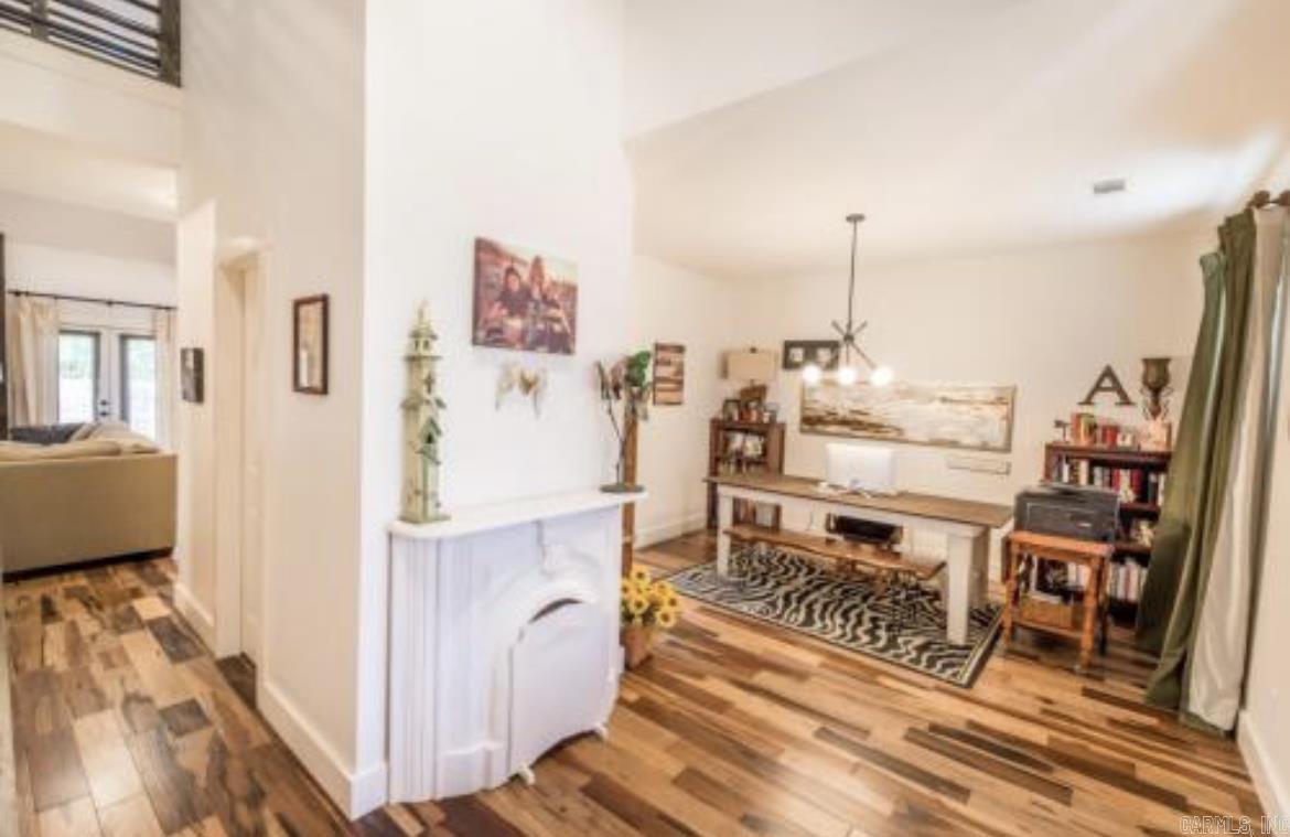 Valley View Manor - Residential Lease