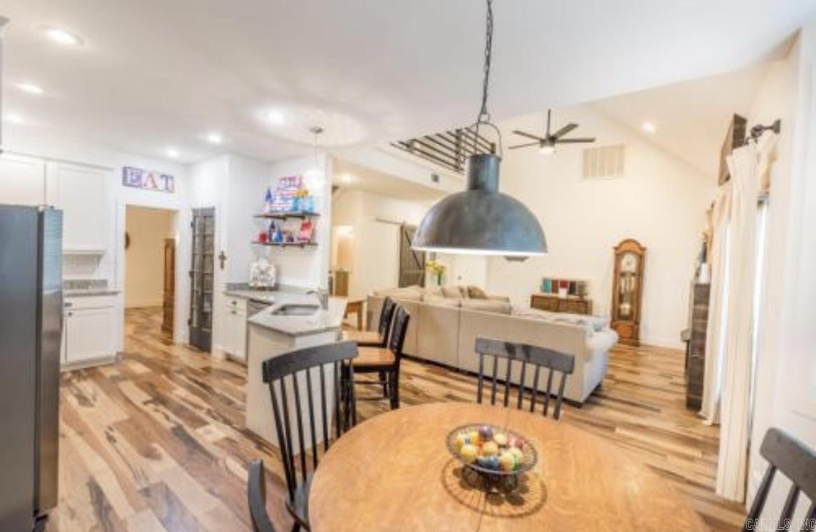 Valley View Manor - Residential Lease