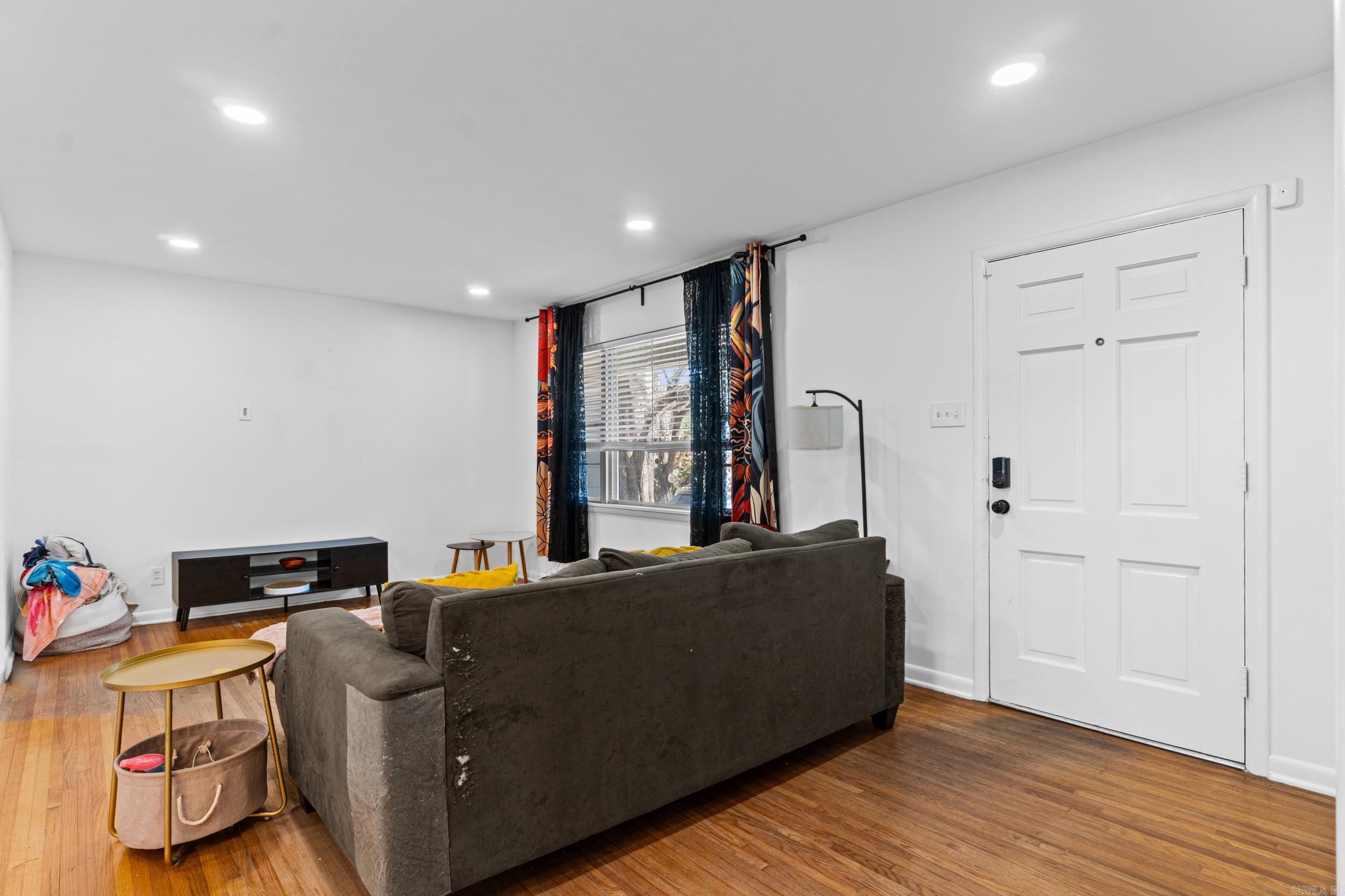 POINT O`WOODS ADDN - Residential