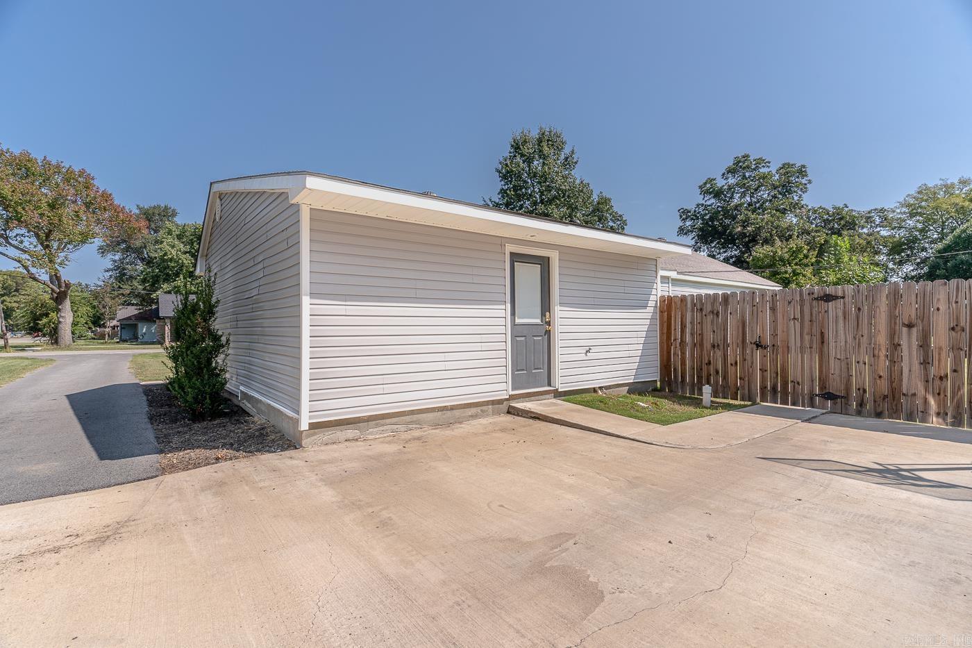 HARRISON & DOUGLAS - Residential