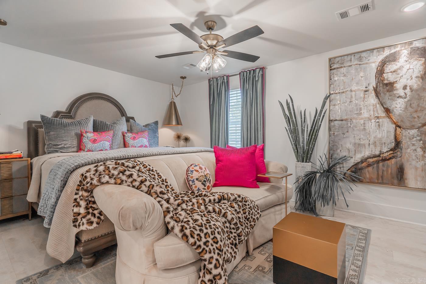 HARRISON & DOUGLAS - Residential