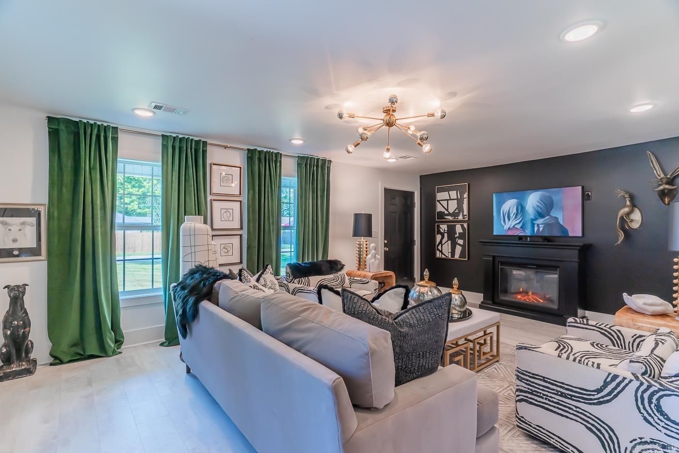 HARRISON & DOUGLAS - Residential