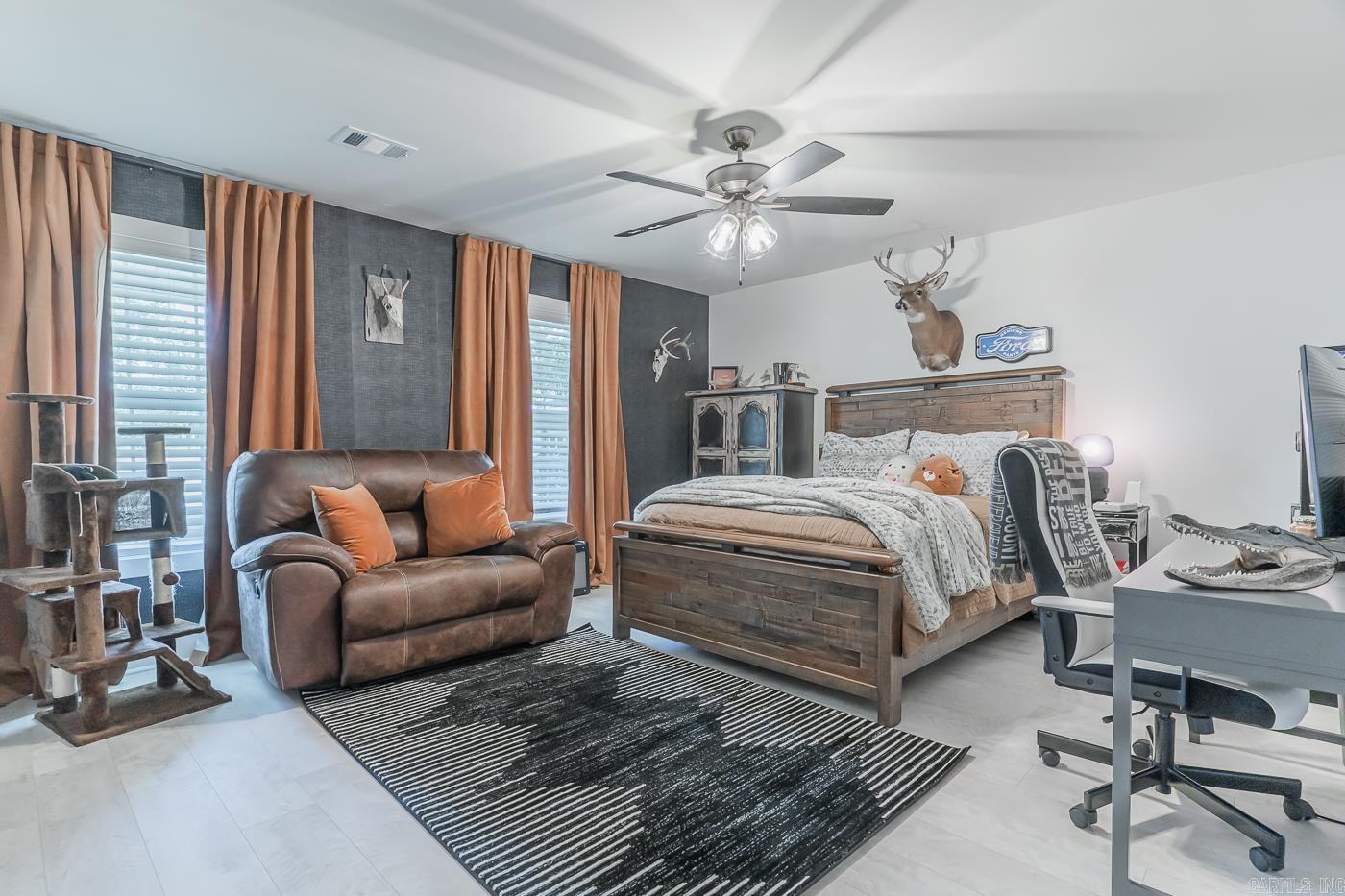 HARRISON & DOUGLAS - Residential