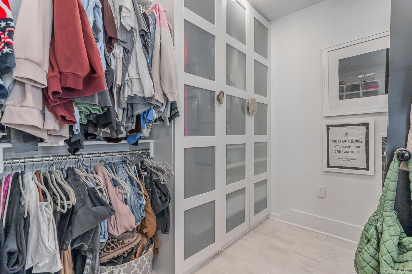 HARRISON & DOUGLAS - Residential