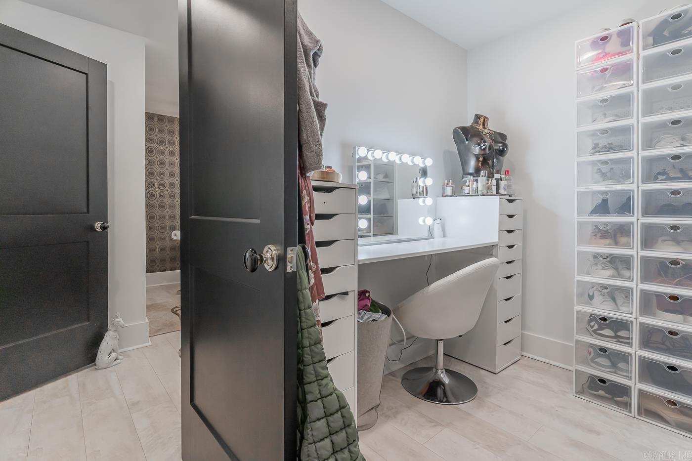 HARRISON & DOUGLAS - Residential