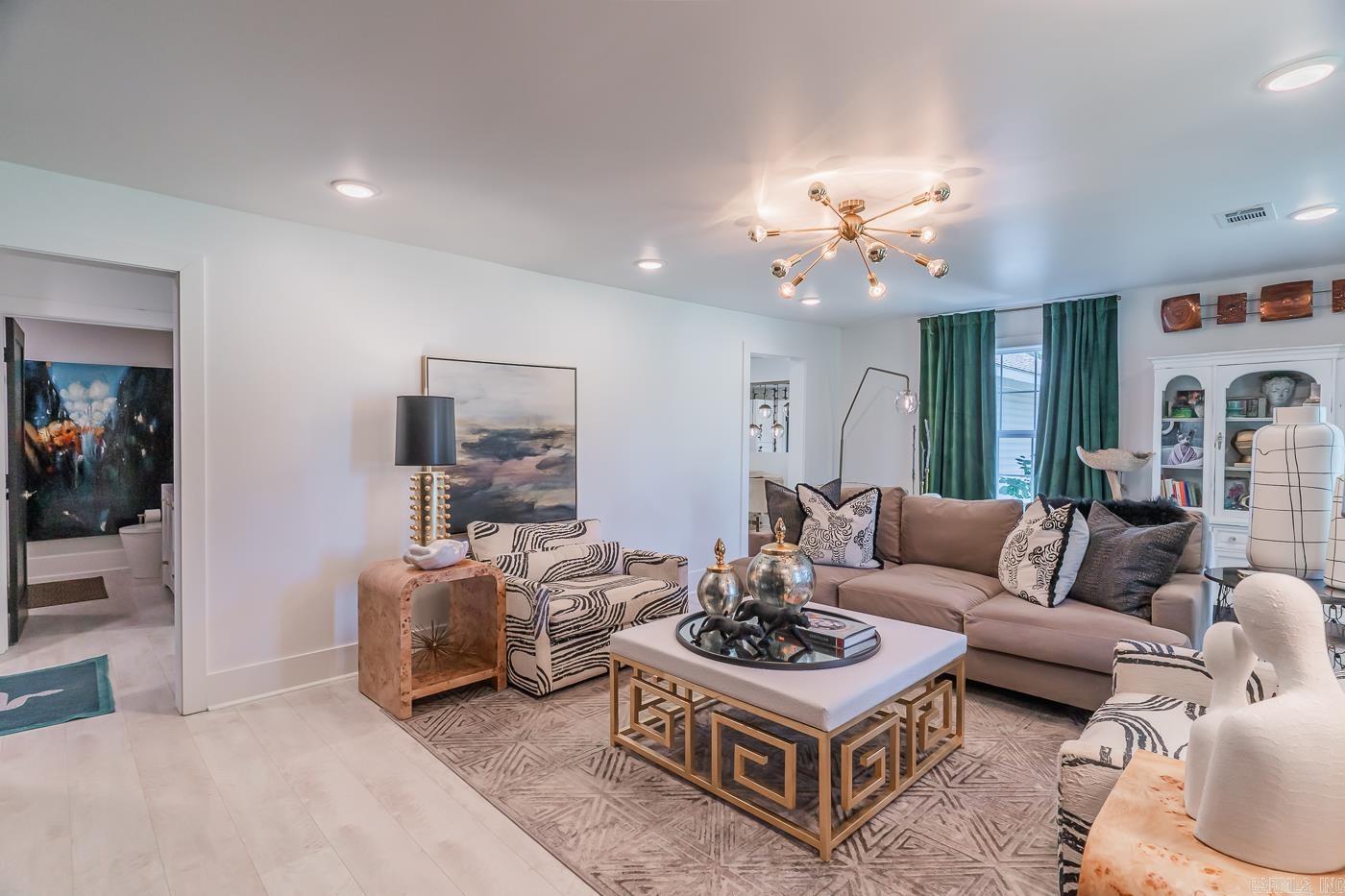 HARRISON & DOUGLAS - Residential