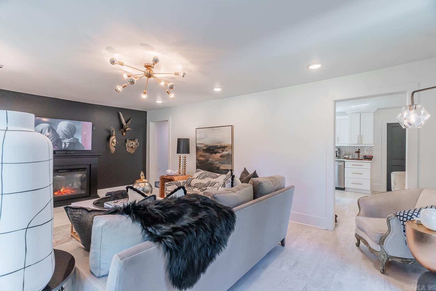 HARRISON & DOUGLAS - Residential