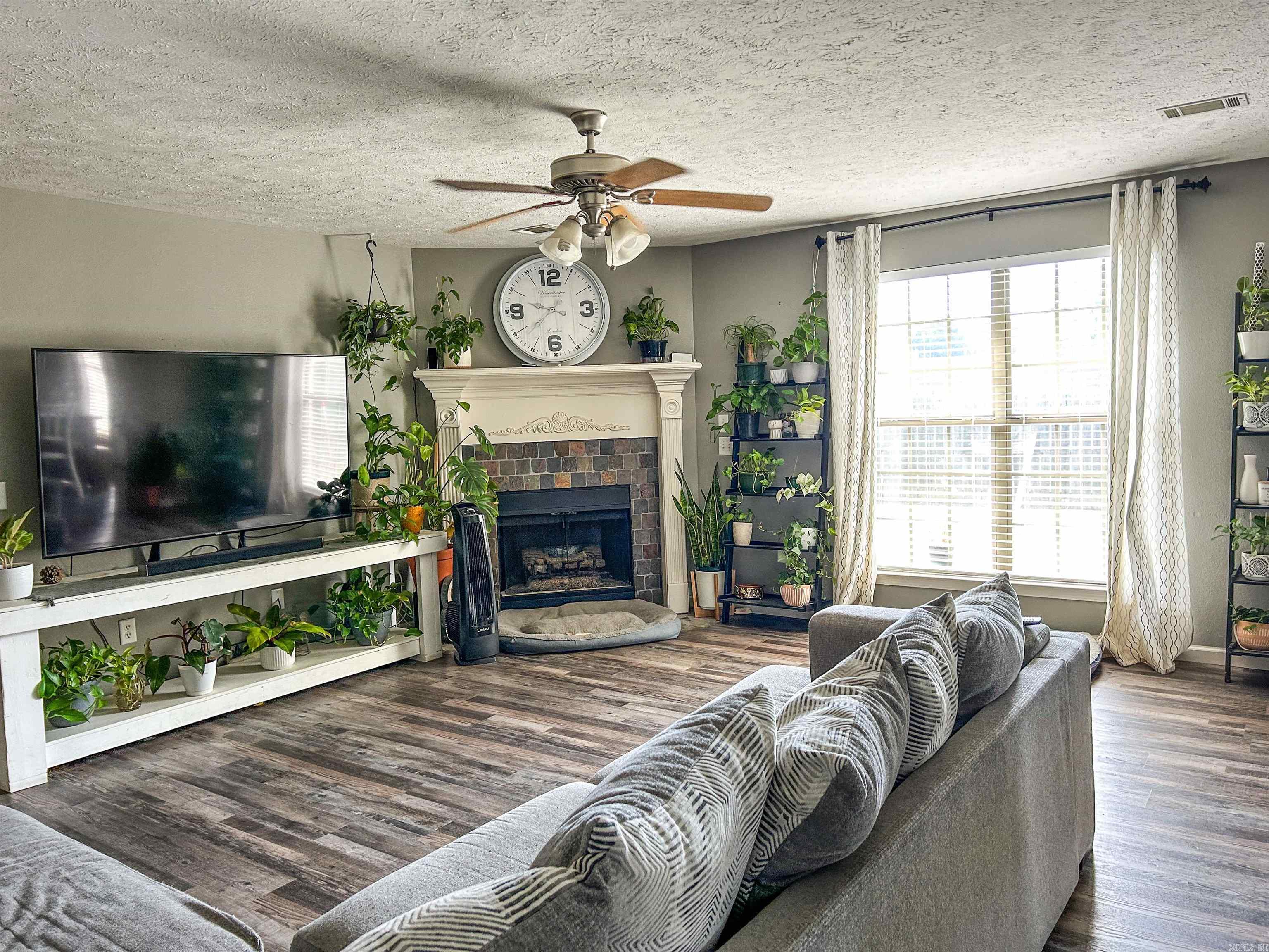 JUSTIN PLACE - Residential