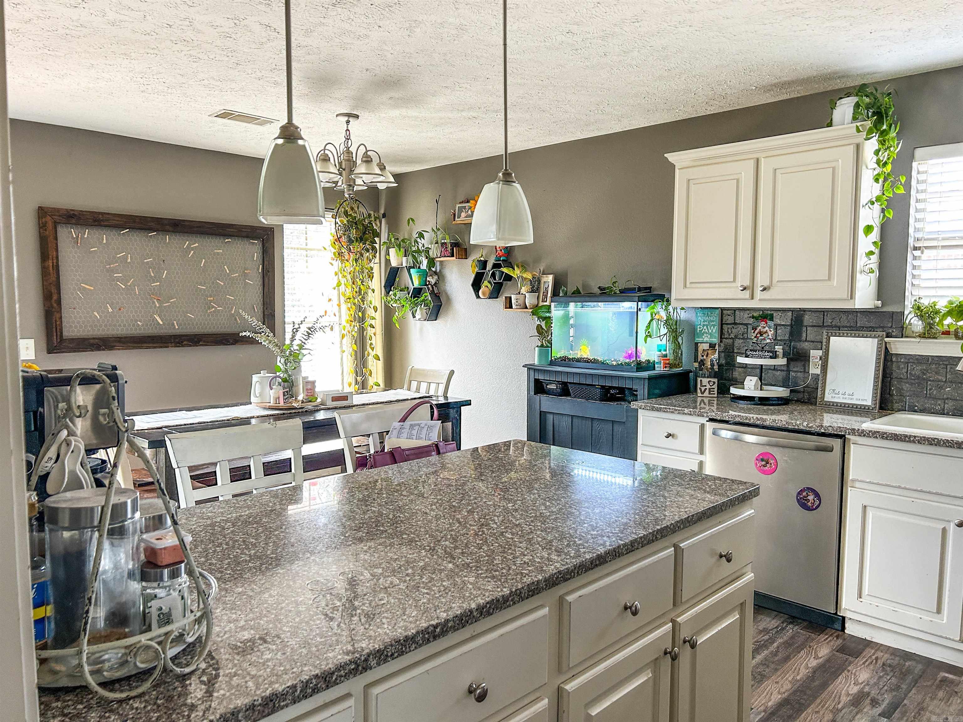 JUSTIN PLACE - Residential