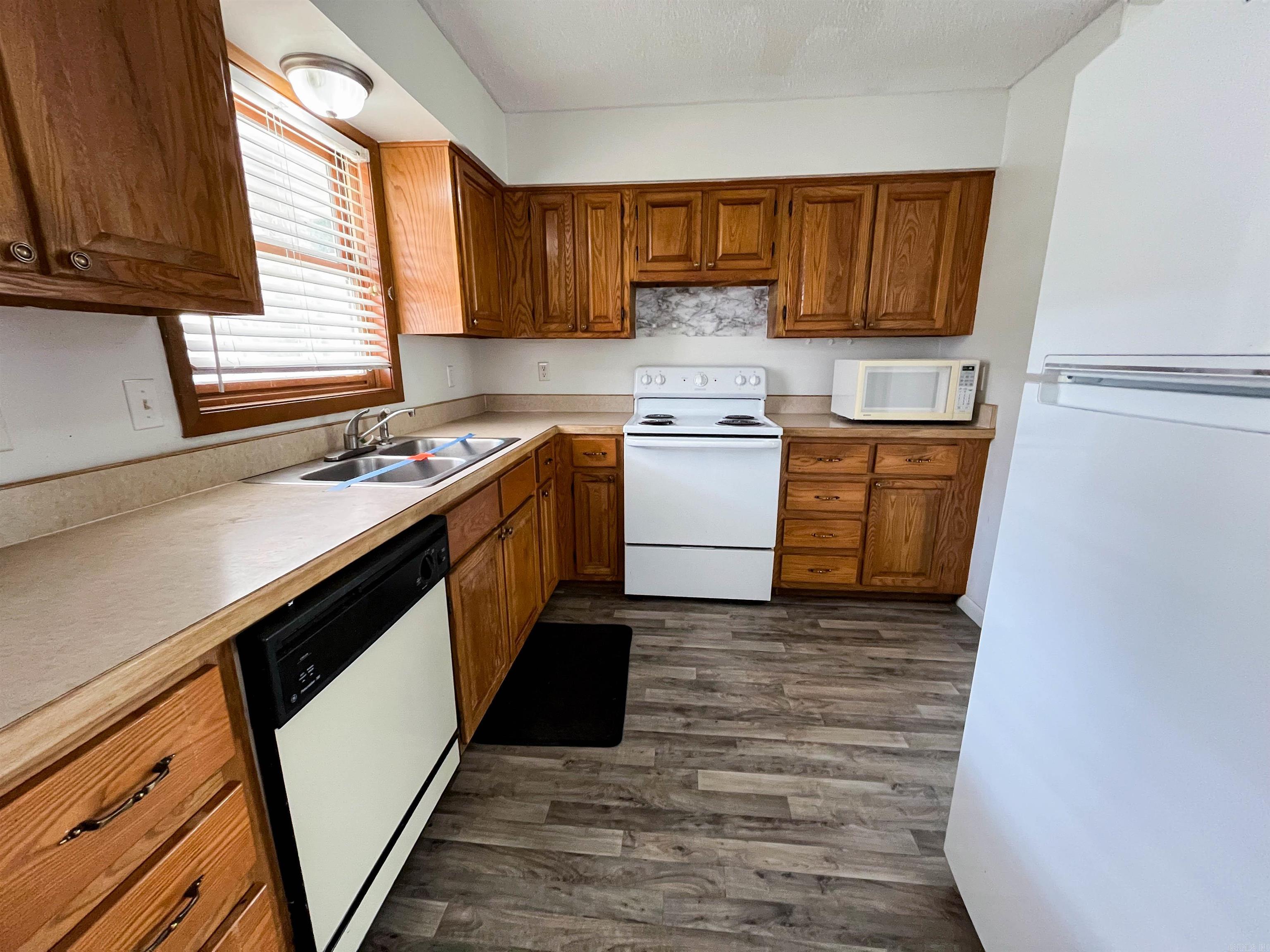 Cherokee Vil - Residential