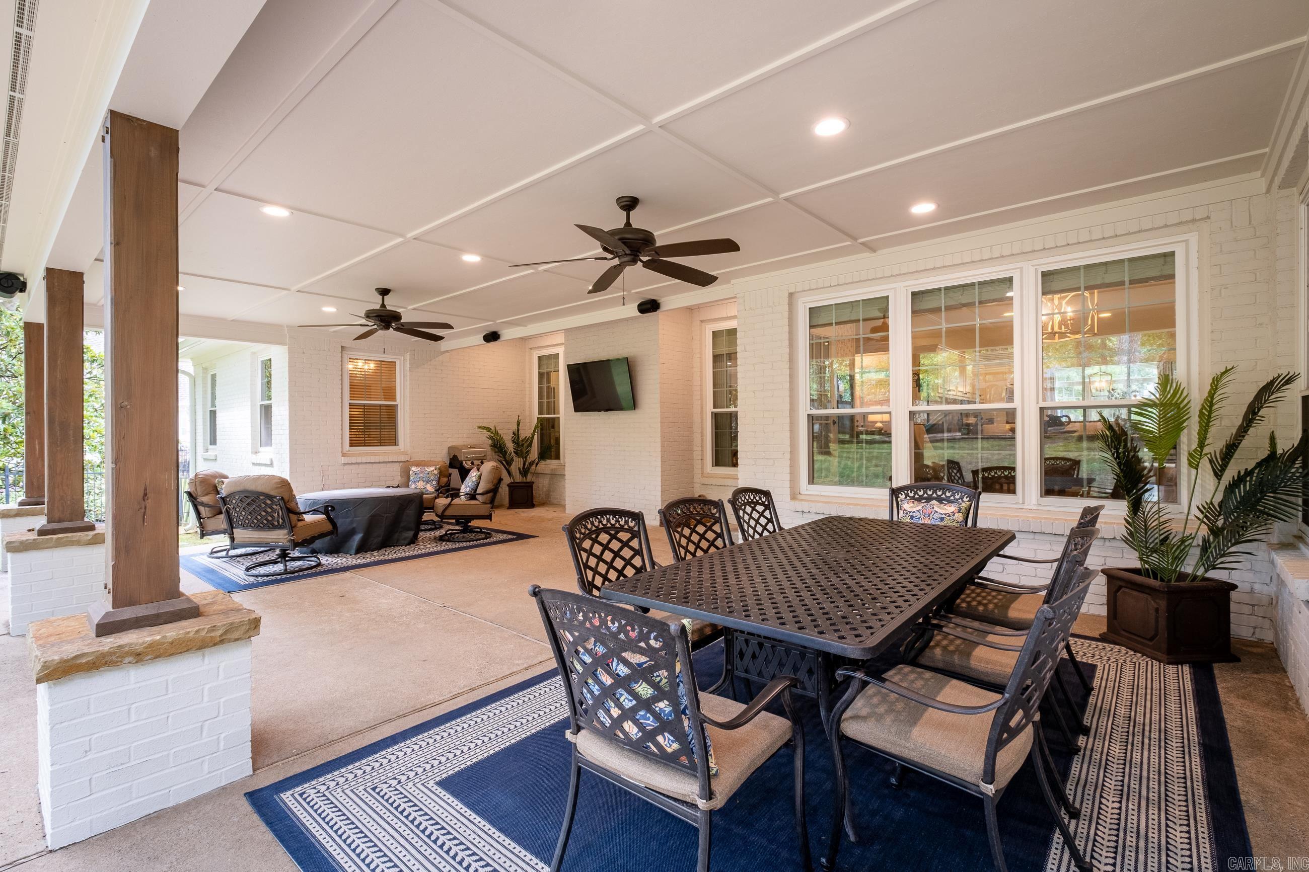 CHENAL VALLEY FONTENAY CIRCLE - Residential