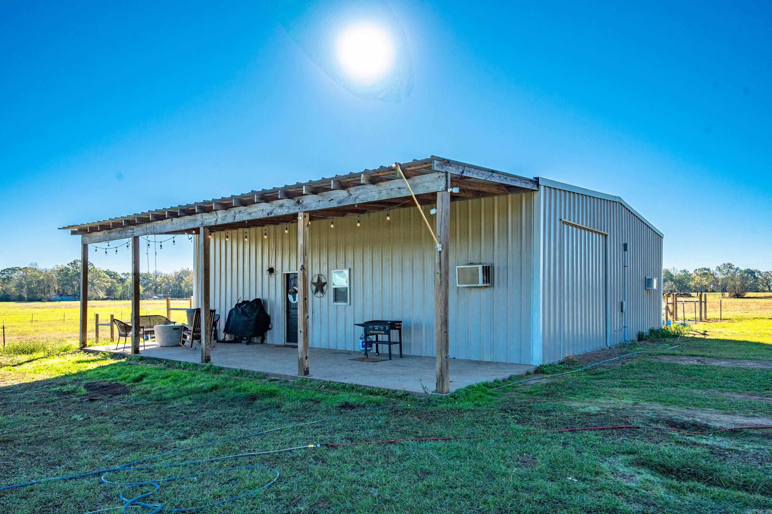 If you are looking for country living this one is for you!! On a spacious 4+ acres you can spread out and breathe.  This low maintenance home built in 2017 is ready for it's new family. The homes interior is open and spacious, clean and well maintained.   The exteriors low maintenance metal facade will keep your life simple and easy so you can focus on making the land the homeplace you've always wanted.  Make an appointment today to see this little gem in the Ouachita School District.  15 minutes from Arkadelphia and 15 minute to Malvern.