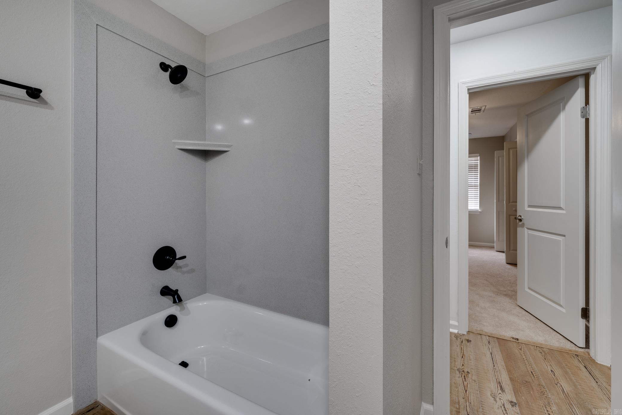 JACKSON HGTS - Residential