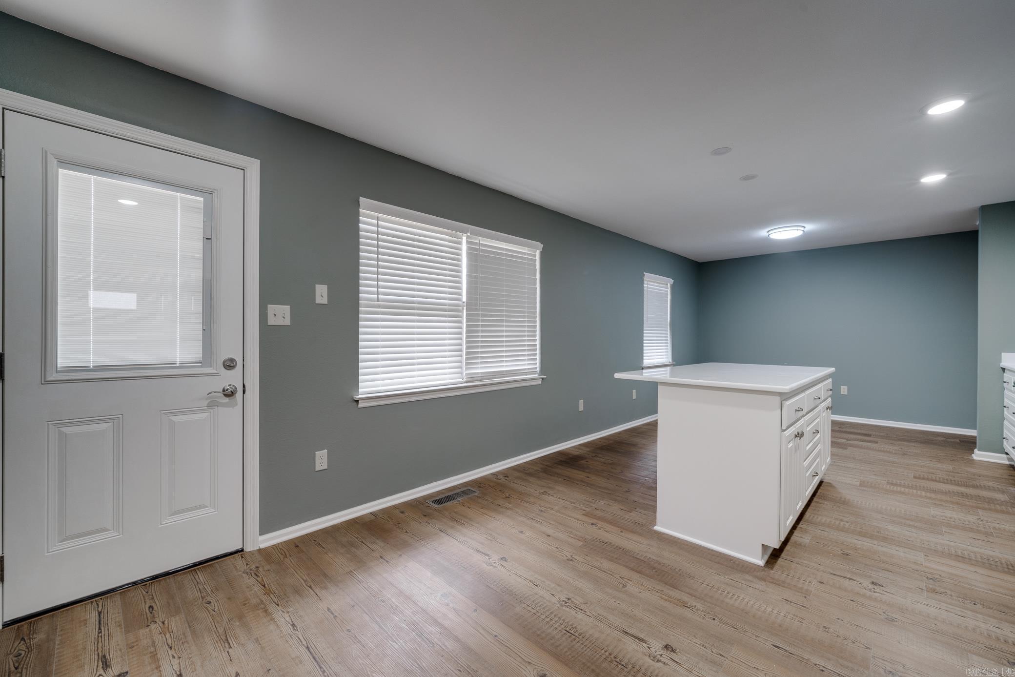 JACKSON HGTS - Residential