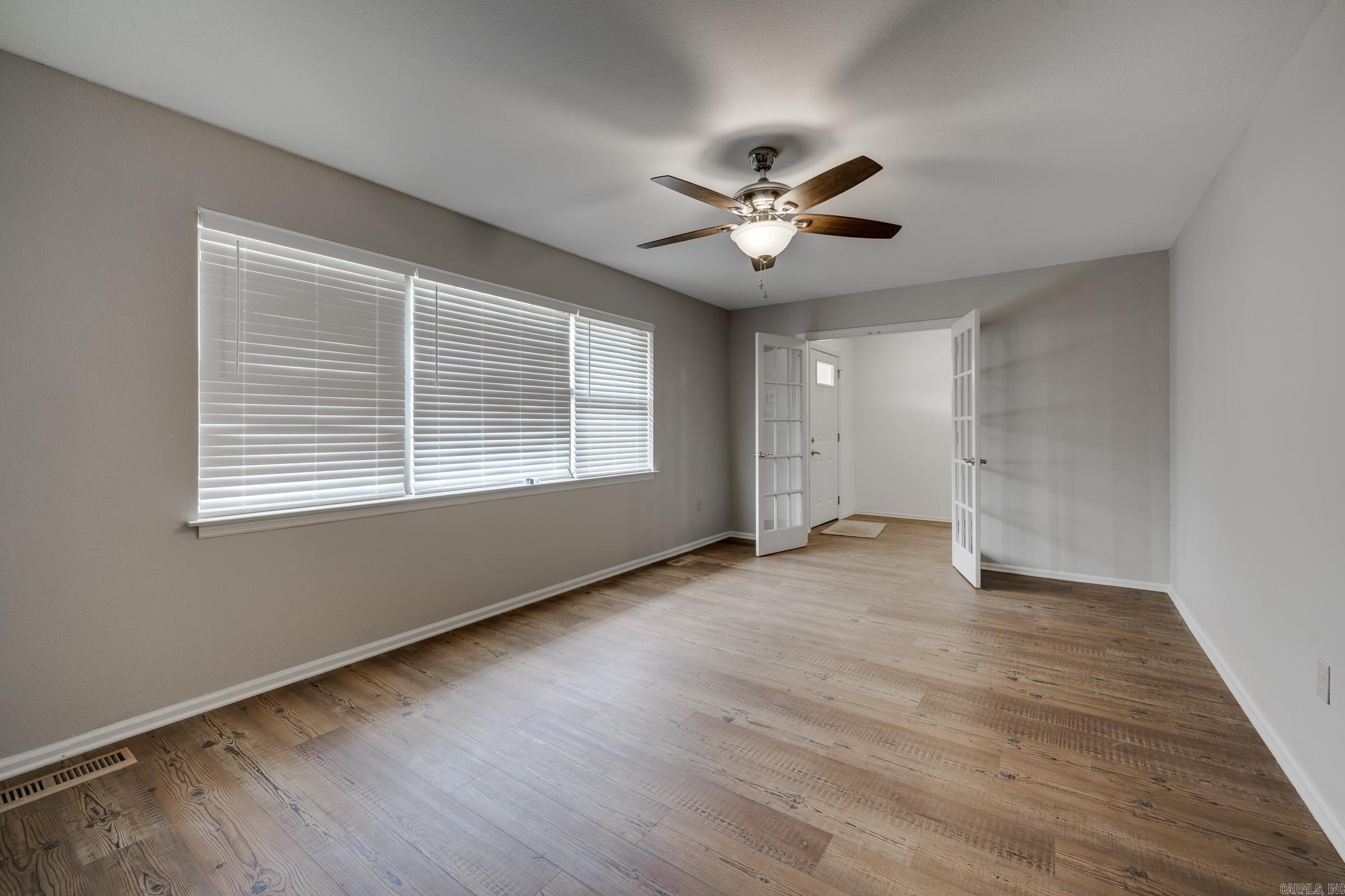 JACKSON HGTS - Residential