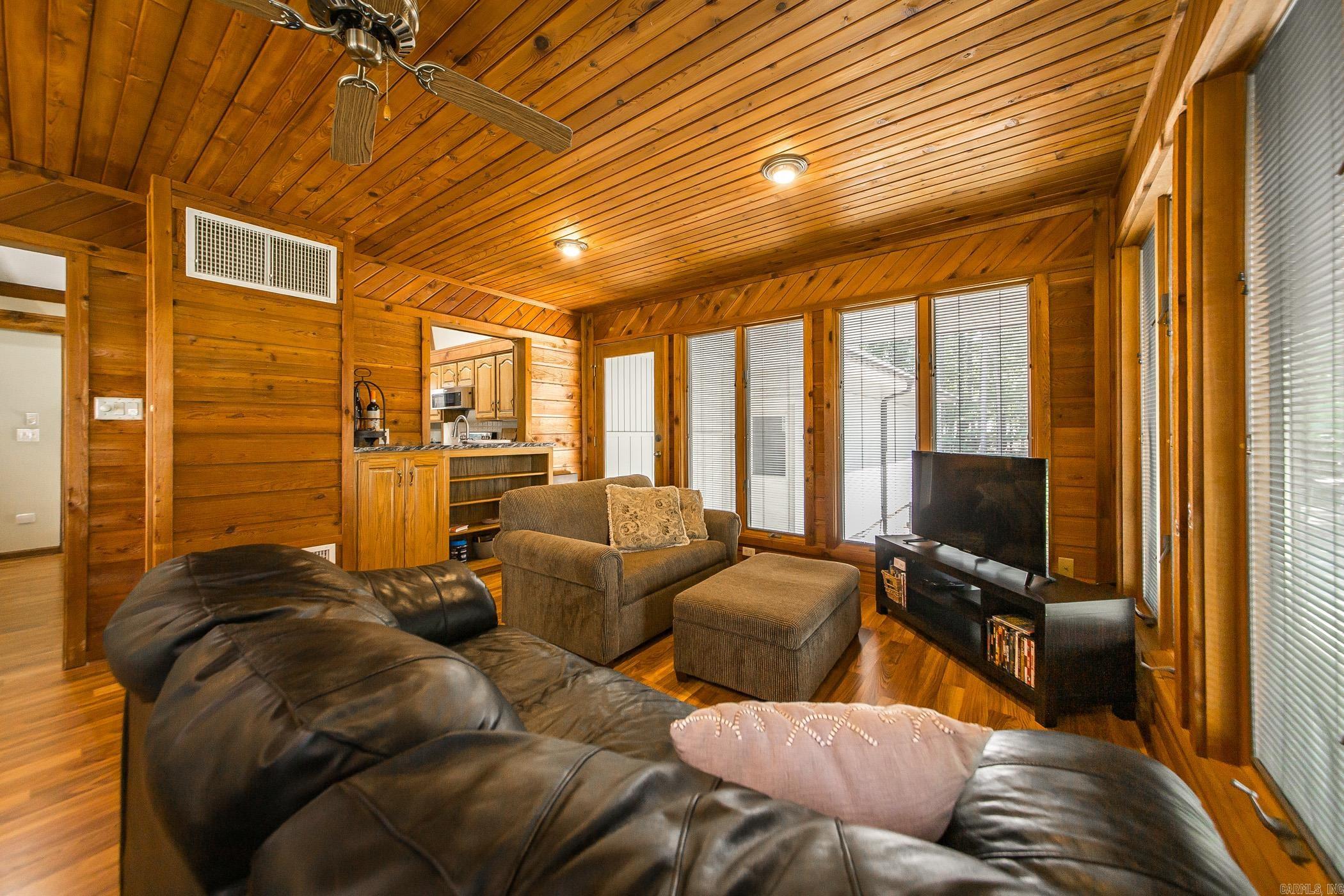 INDIAN HILLS - Residential