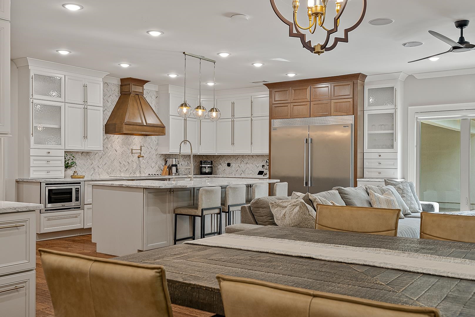 AMESLEY MANOR - Residential