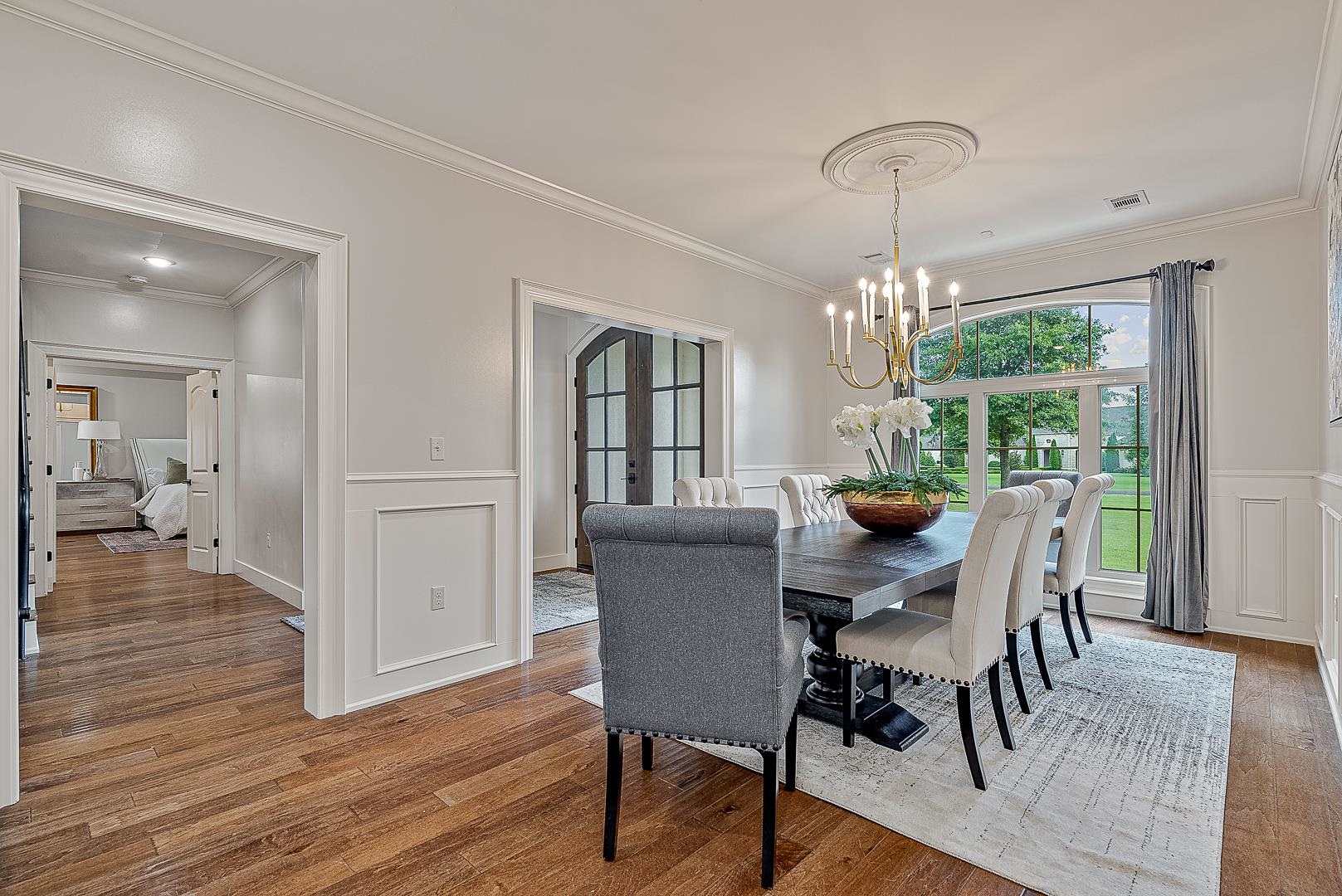 AMESLEY MANOR - Residential