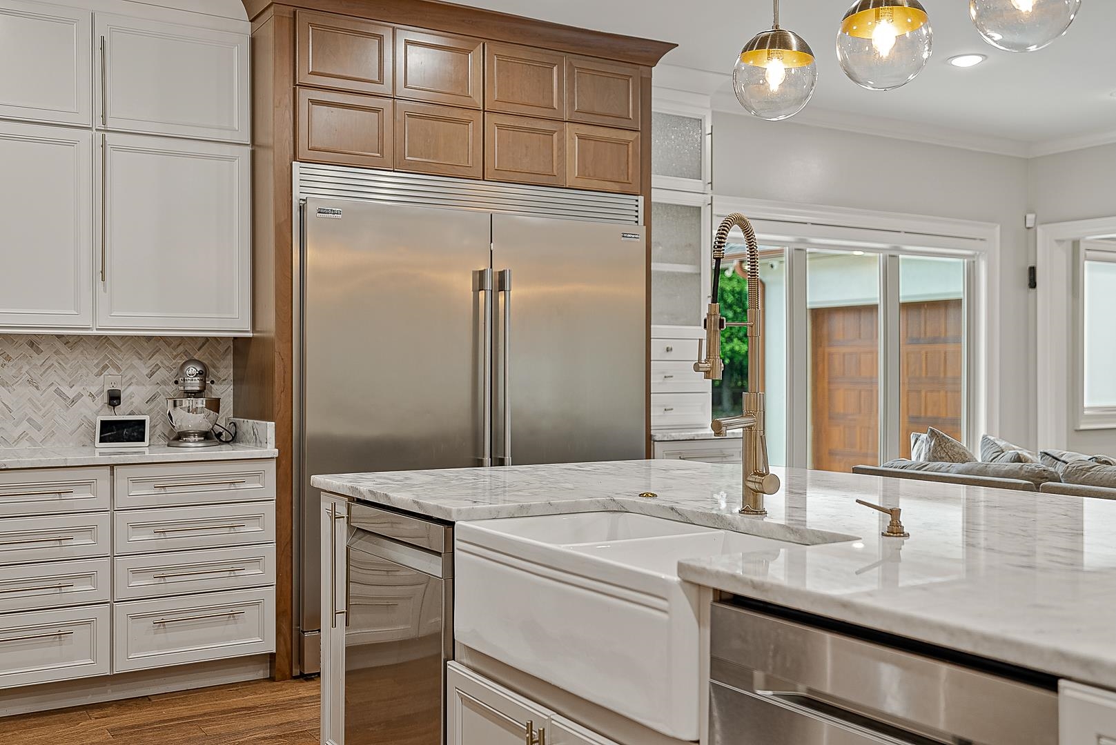 AMESLEY MANOR - Residential