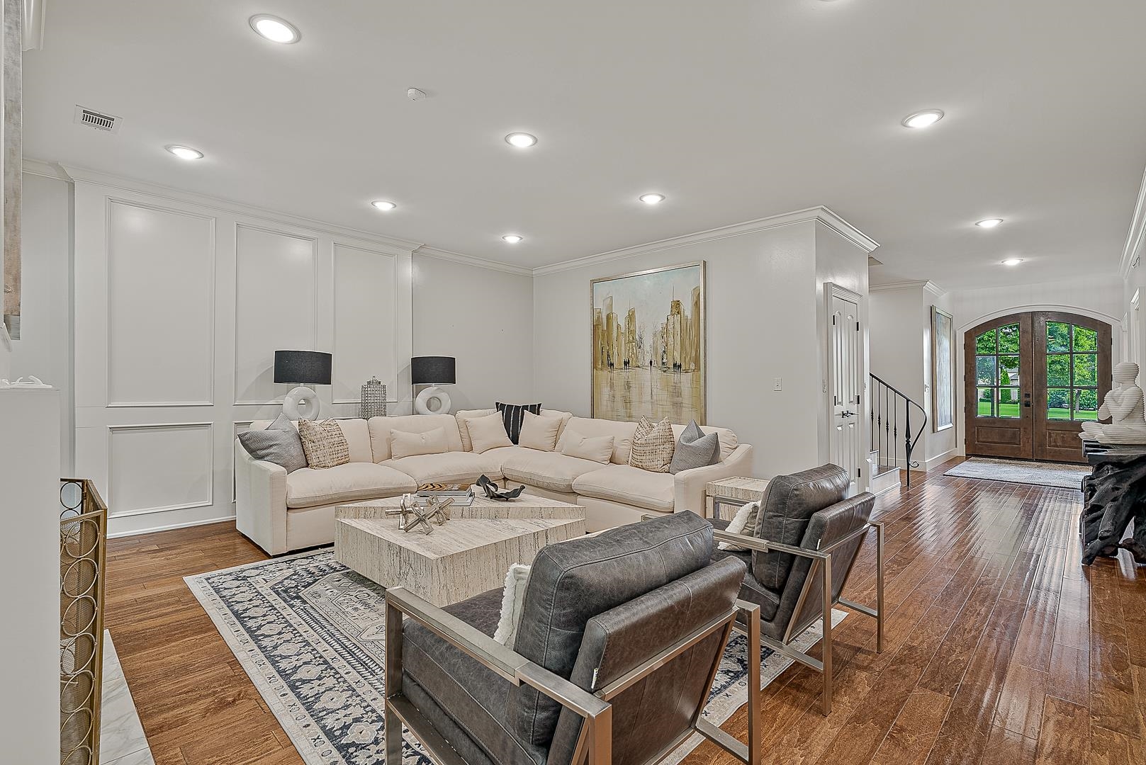 AMESLEY MANOR - Residential