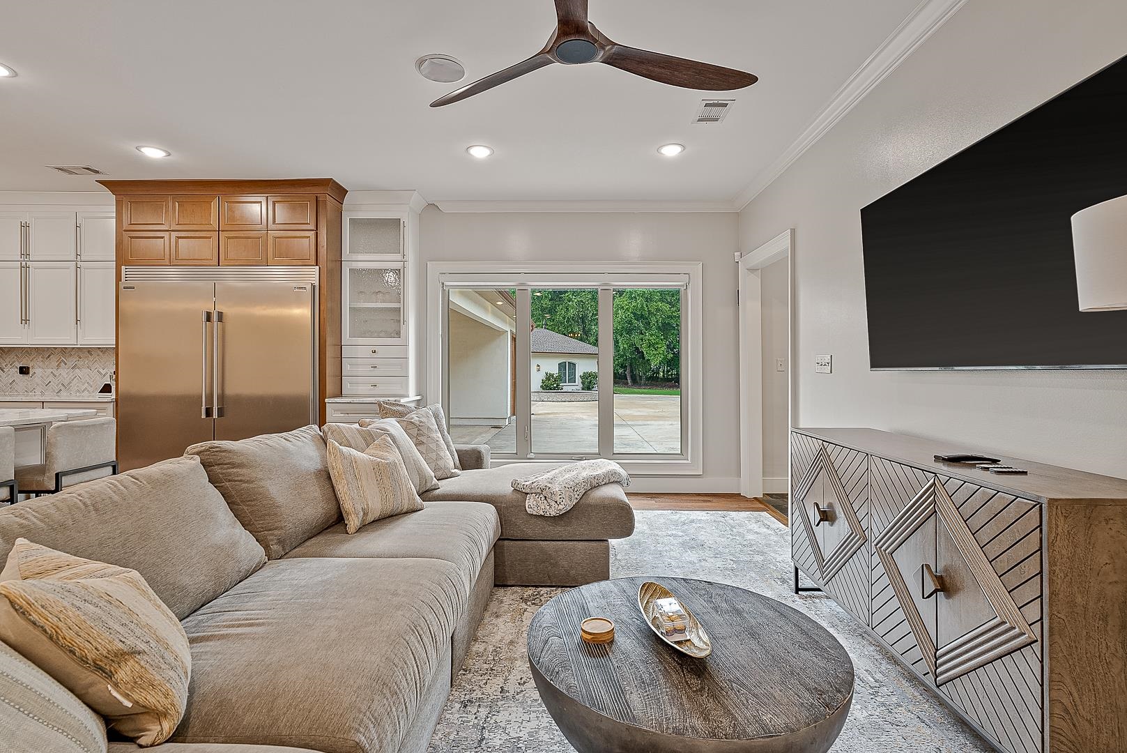 AMESLEY MANOR - Residential