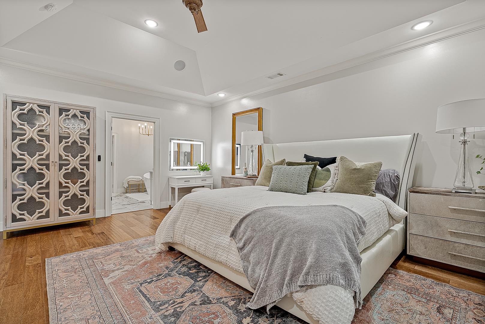 AMESLEY MANOR - Residential