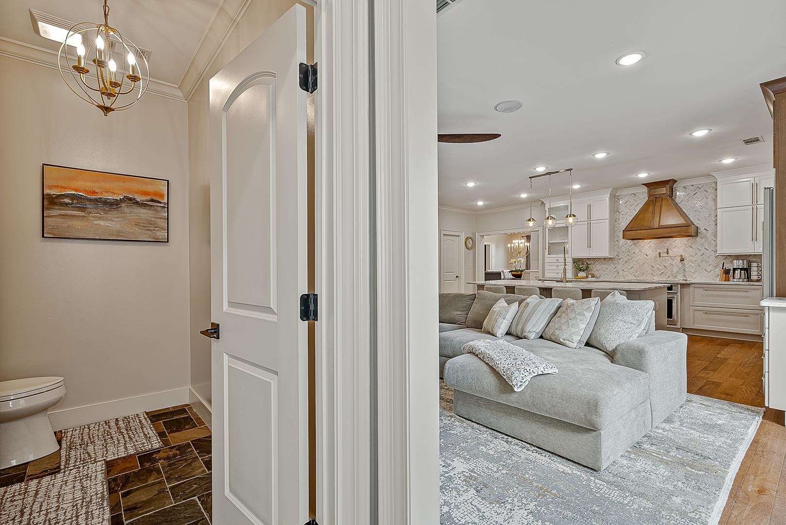 AMESLEY MANOR - Residential
