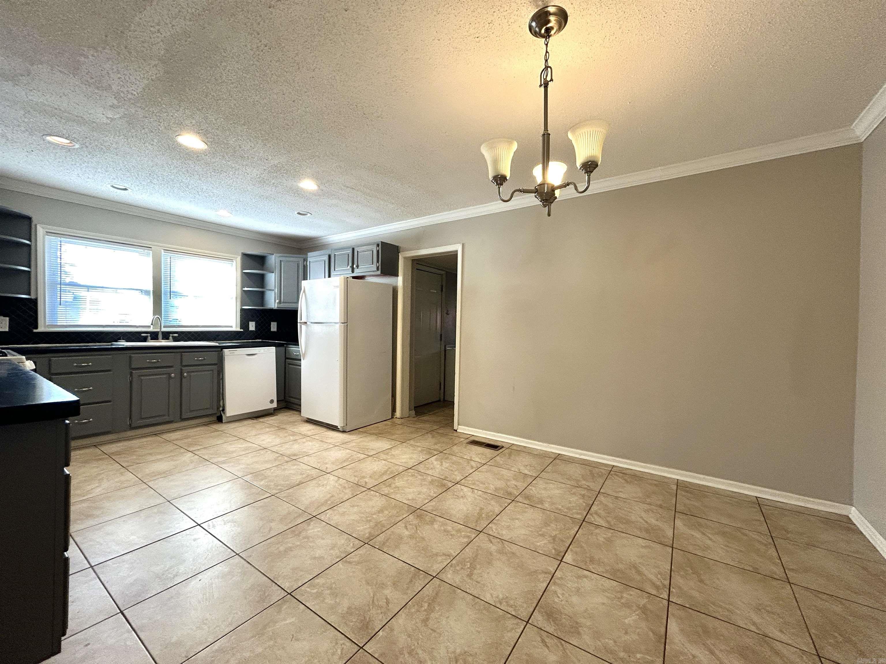 HUGHES - Residential