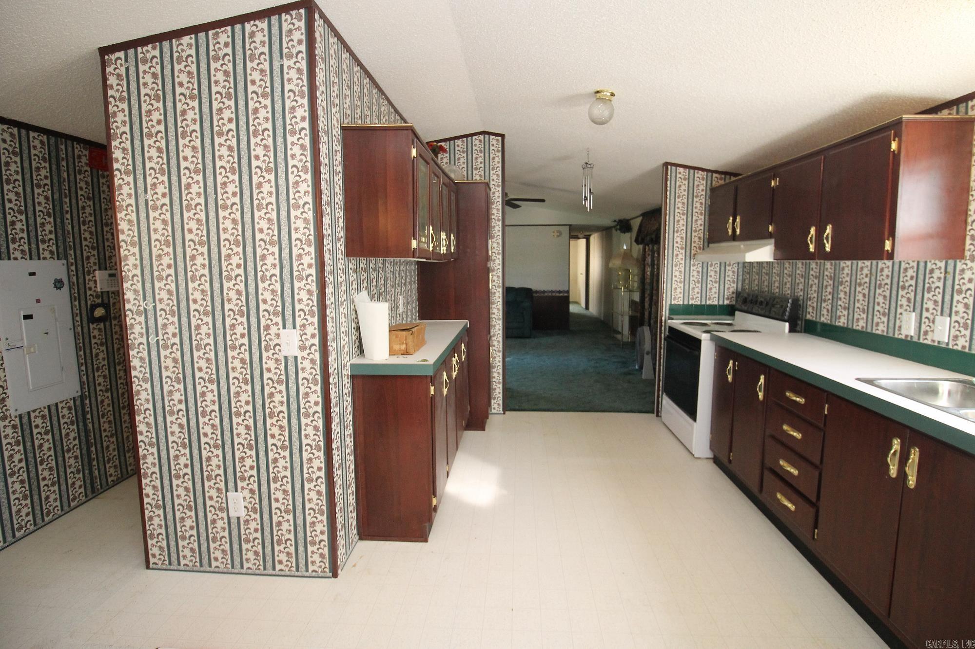 ROLLING HILLS ESTATES - Residential