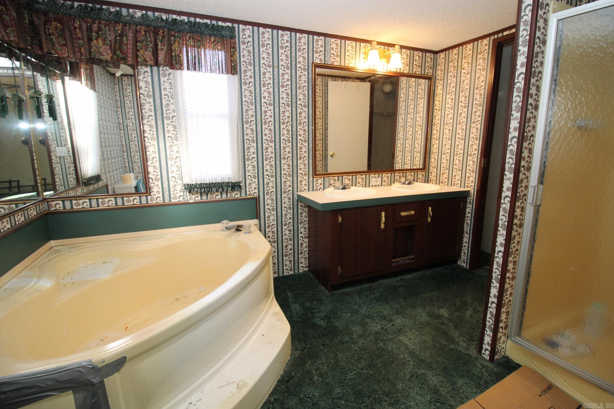 ROLLING HILLS ESTATES - Residential