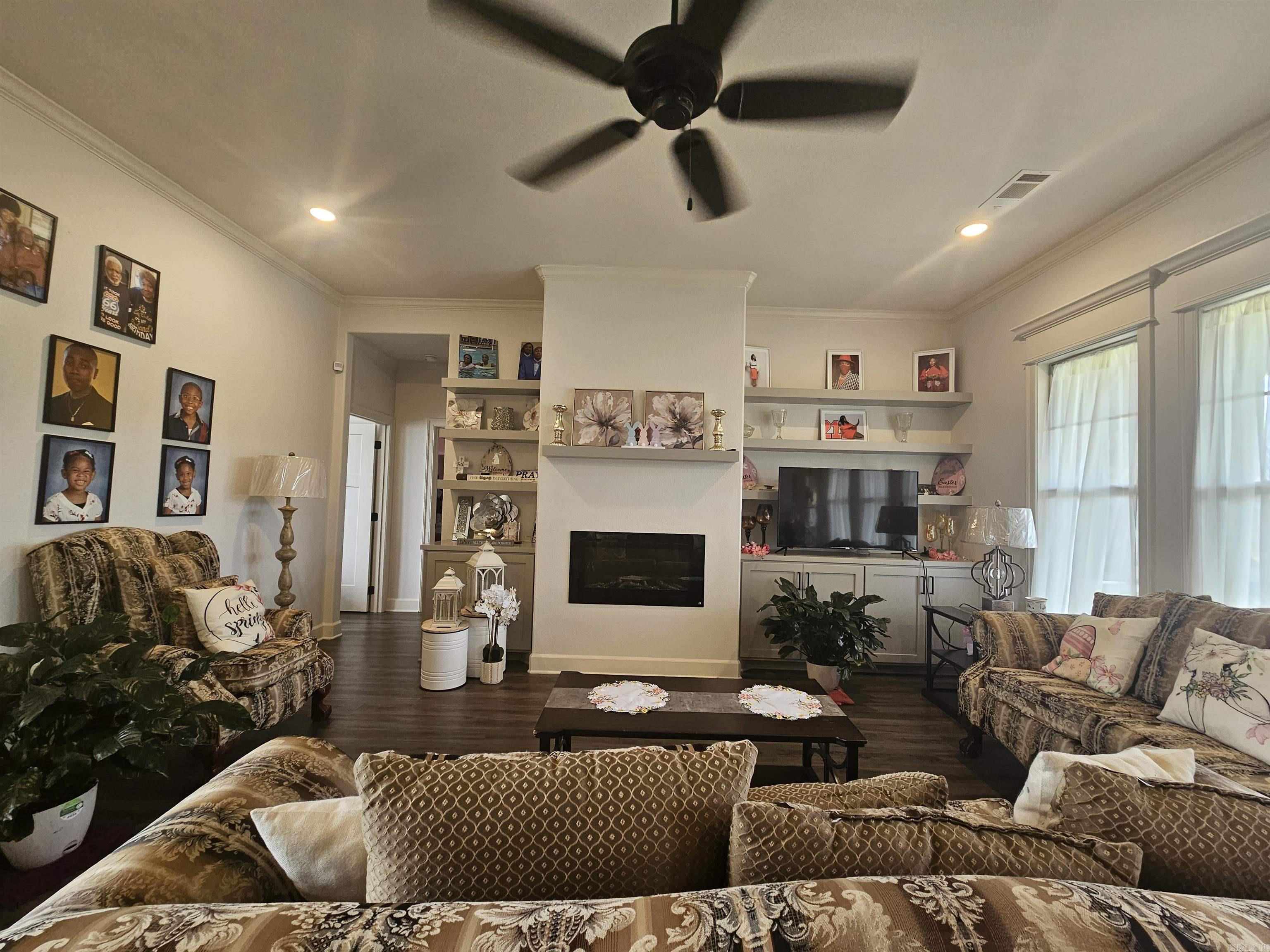 OAK TREE RIDGE SUB - Residential