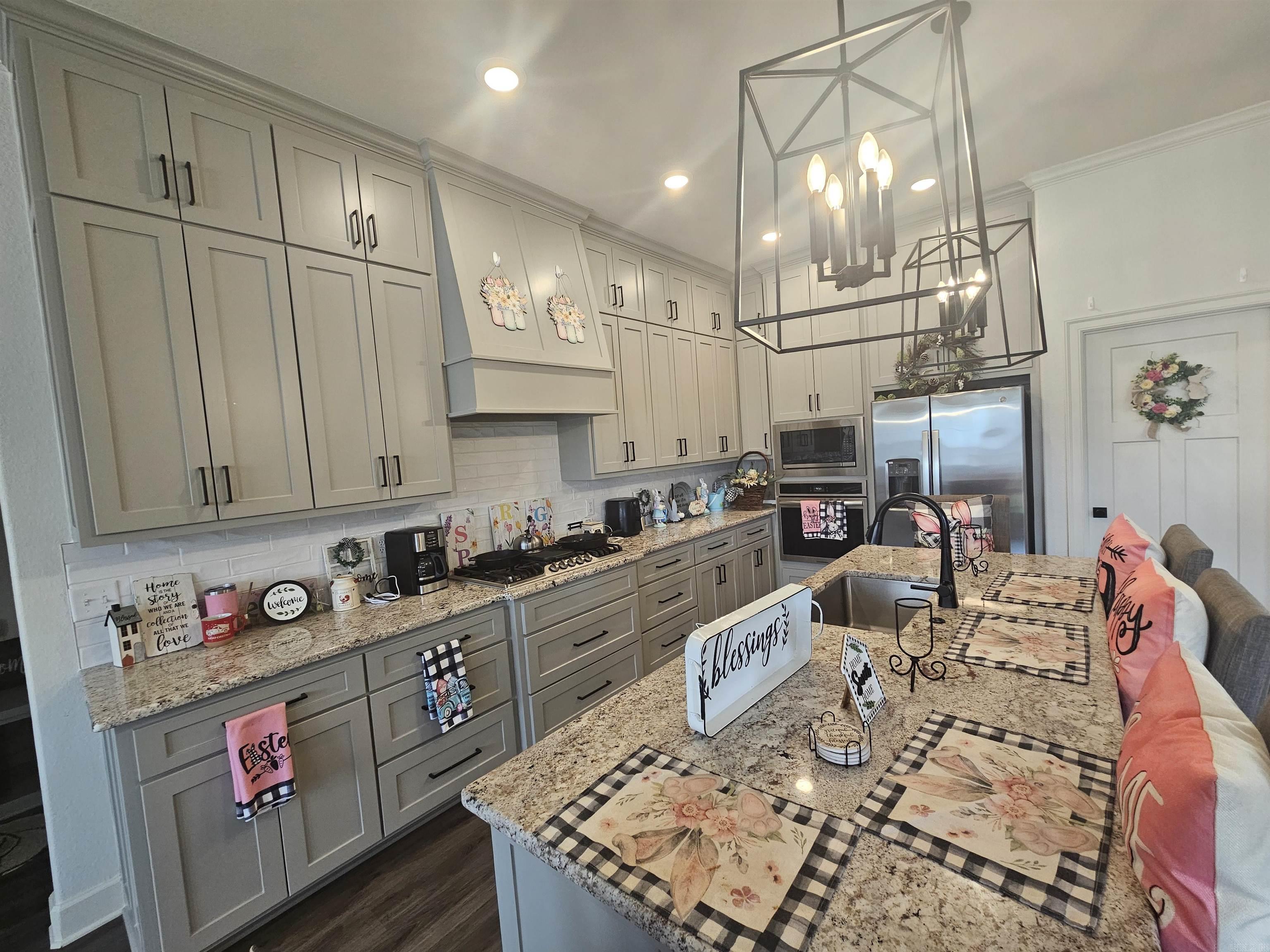 OAK TREE RIDGE SUB - Residential