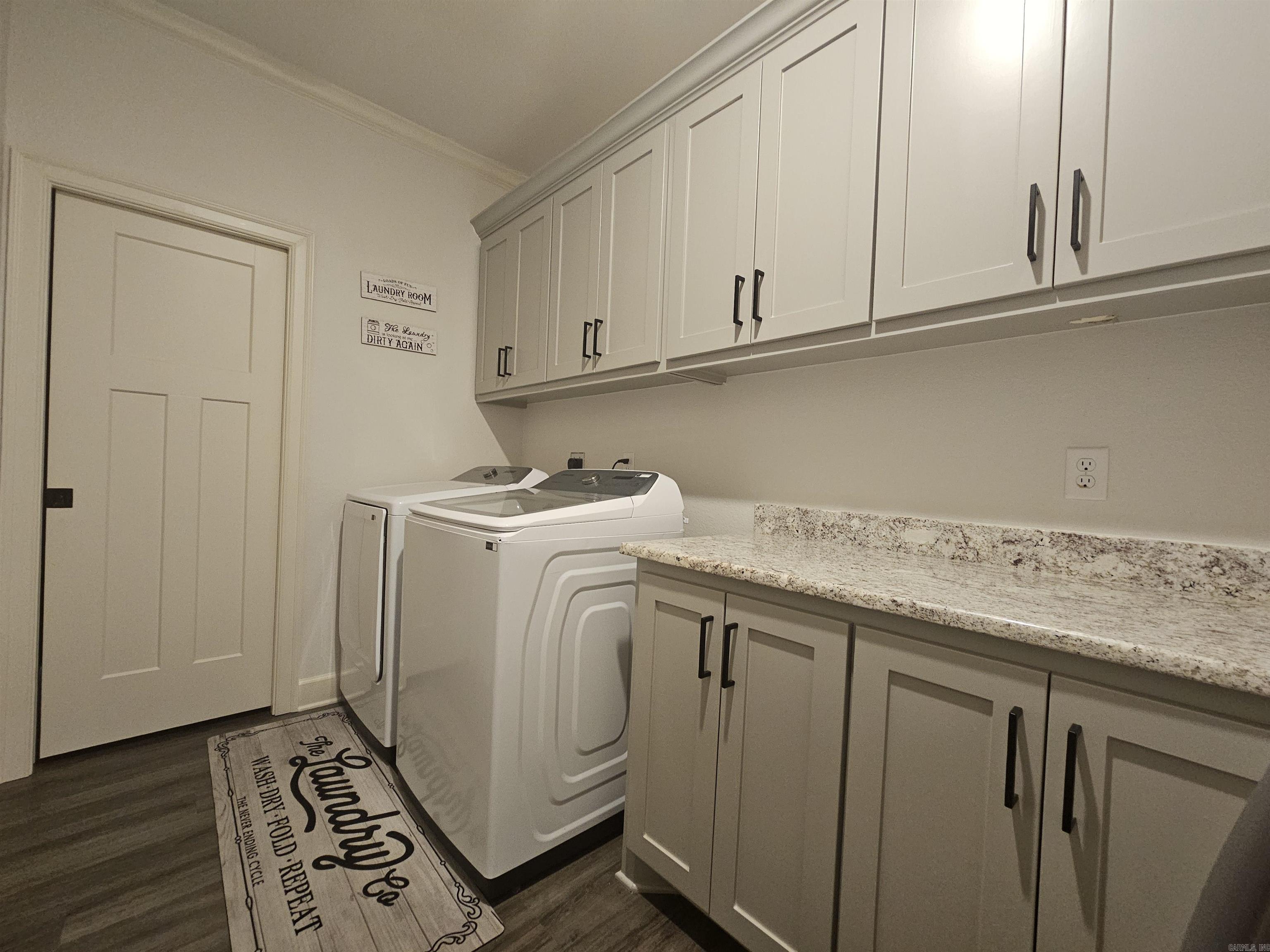 OAK TREE RIDGE SUB - Residential