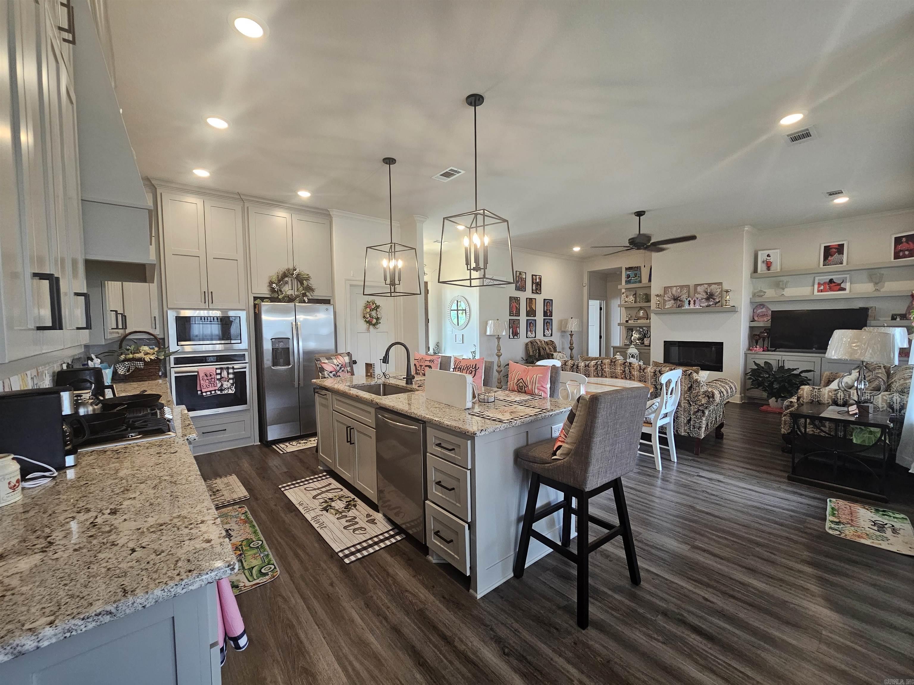 OAK TREE RIDGE SUB - Residential