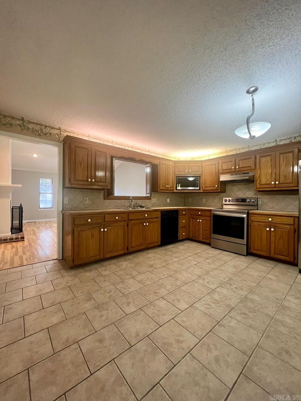 MISTY MEADOWS - Residential