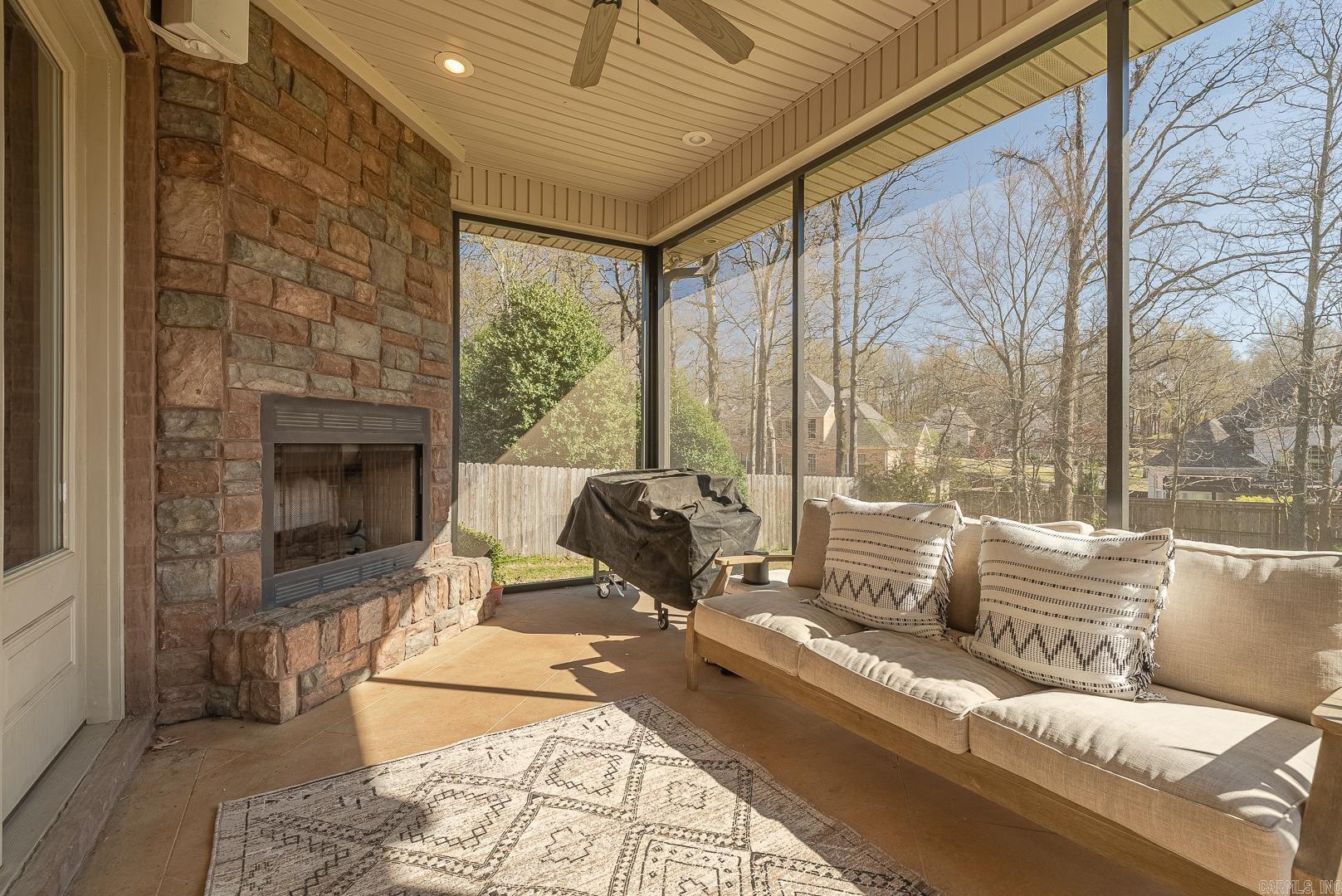 Lake Crest - Residential