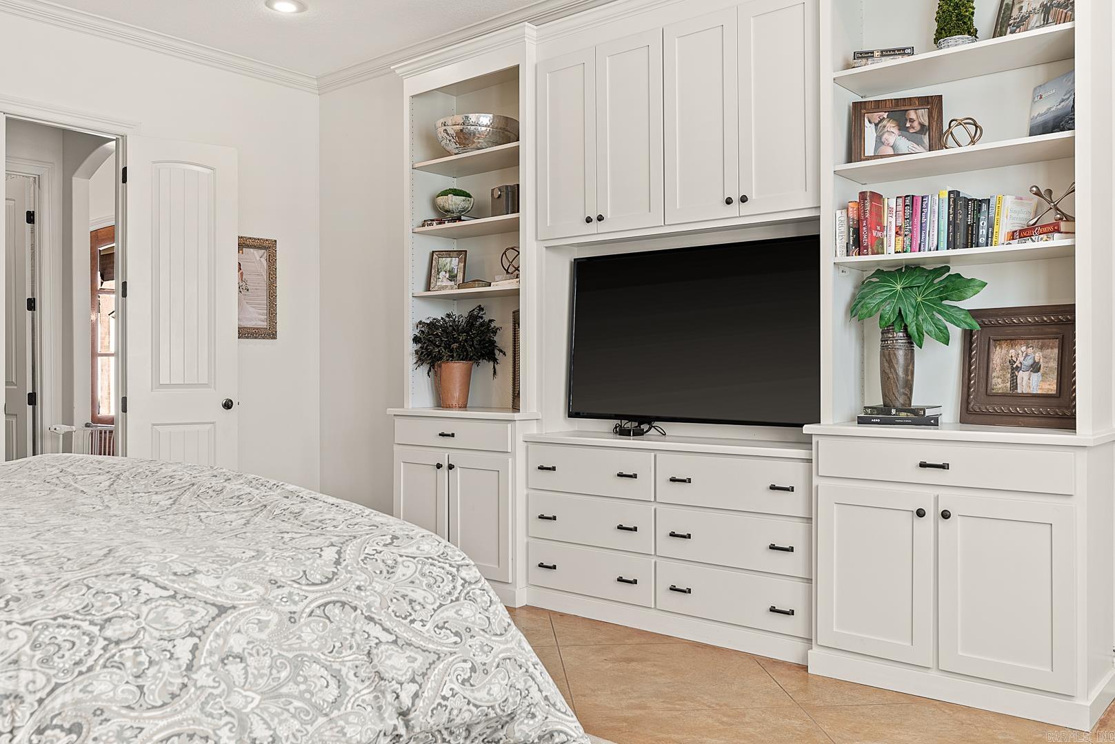 Lake Crest - Residential