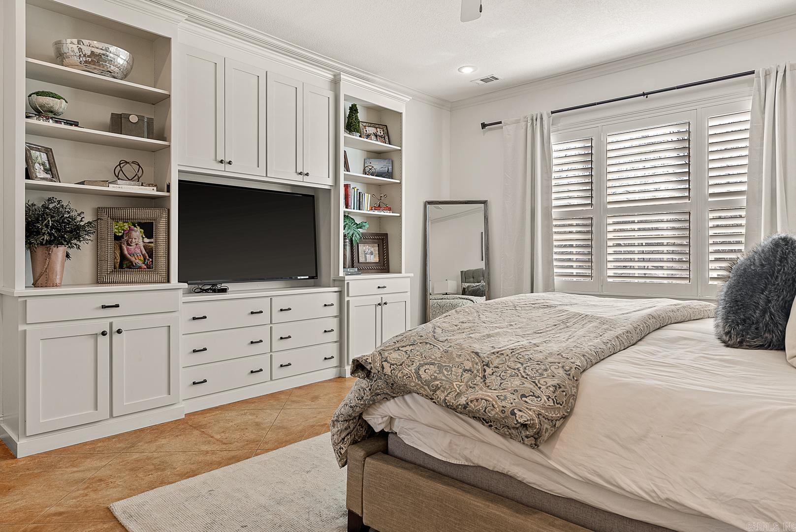 Lake Crest - Residential