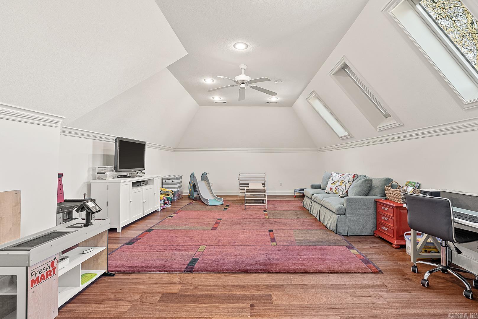 Lake Crest - Residential